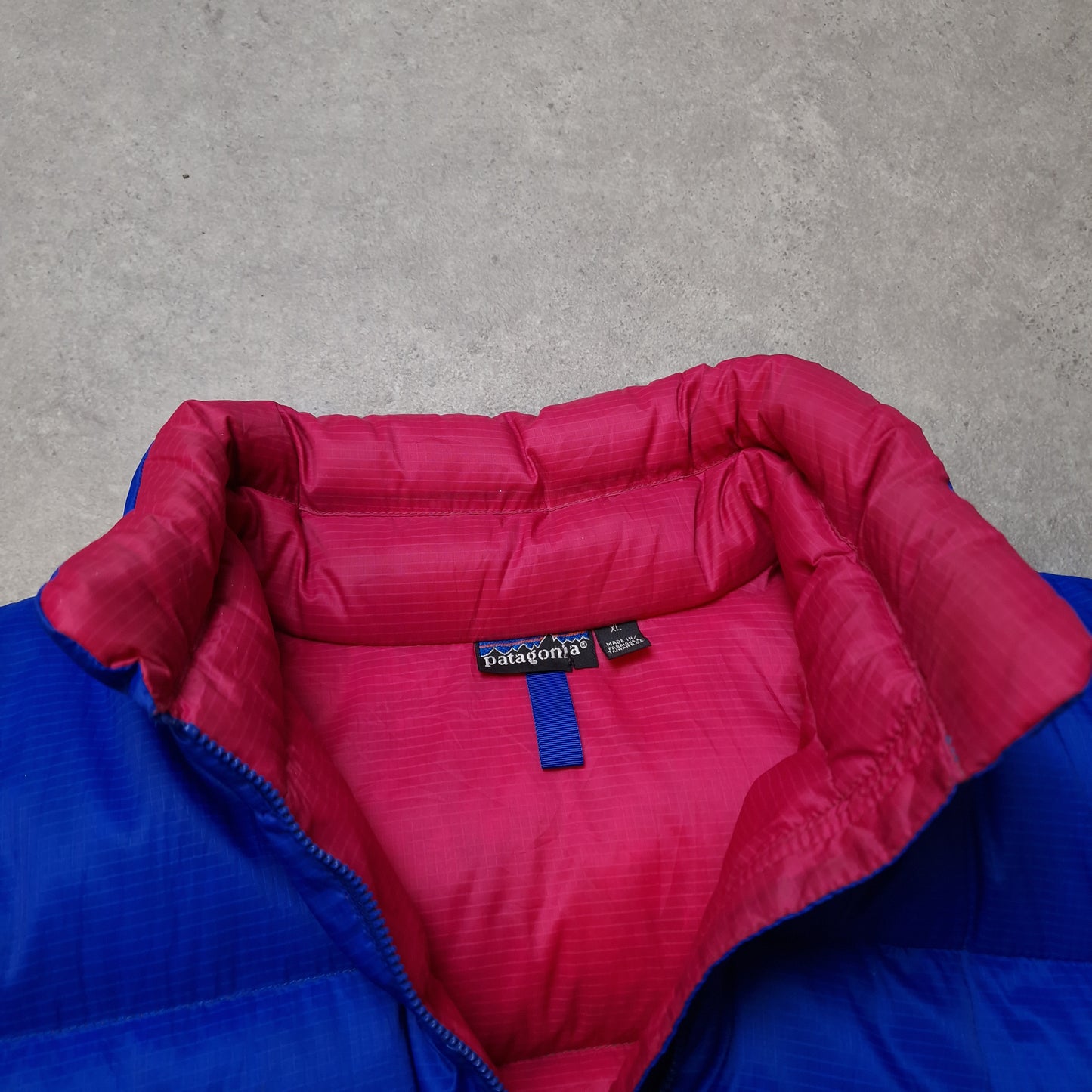 1980s Patagonia down gilet in blue and pink - XL