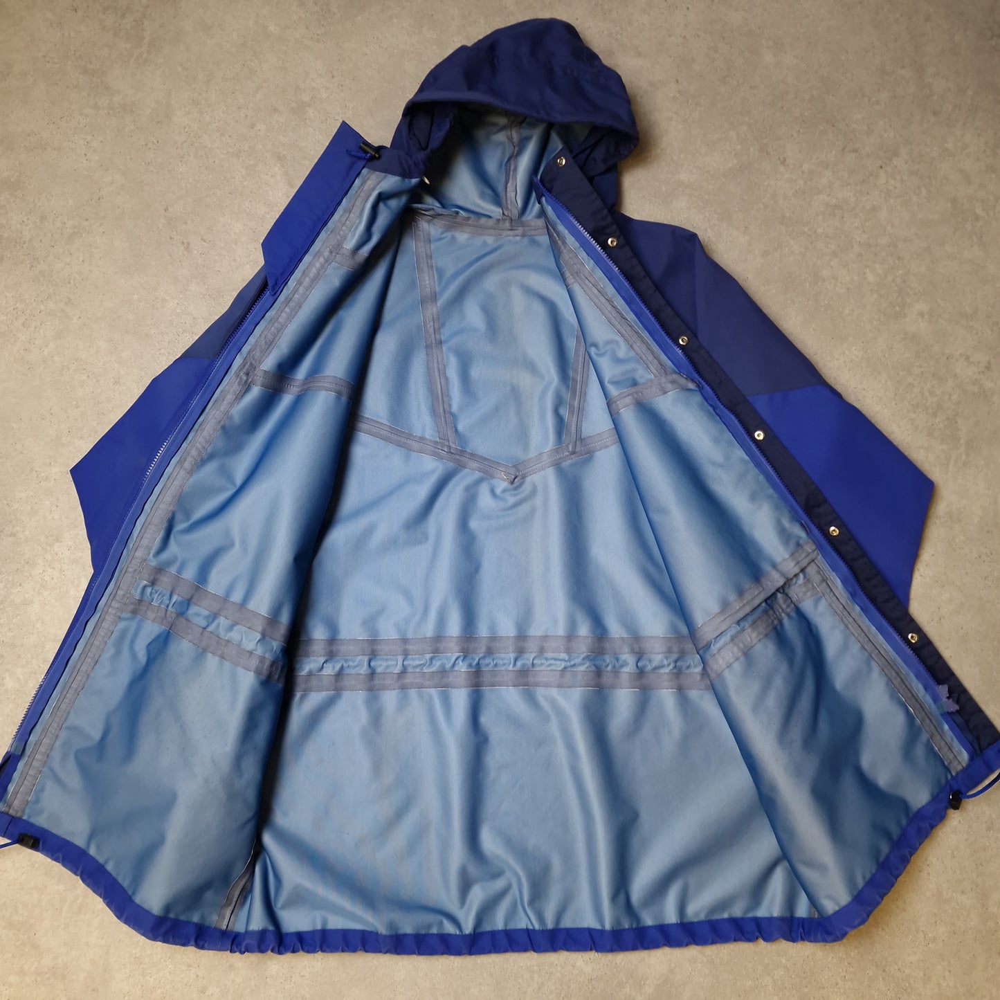 90s Berghaus gore-tex jacket in blue - XL