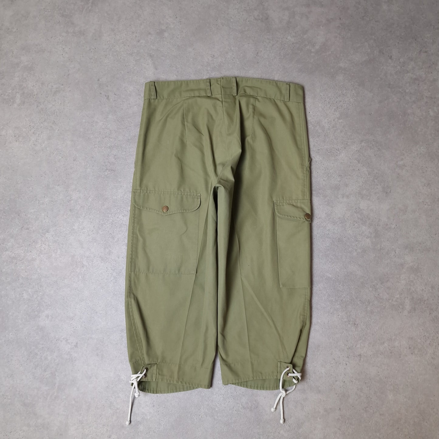 Vintage Fjallraven 3/4 length shorts in green - W34"