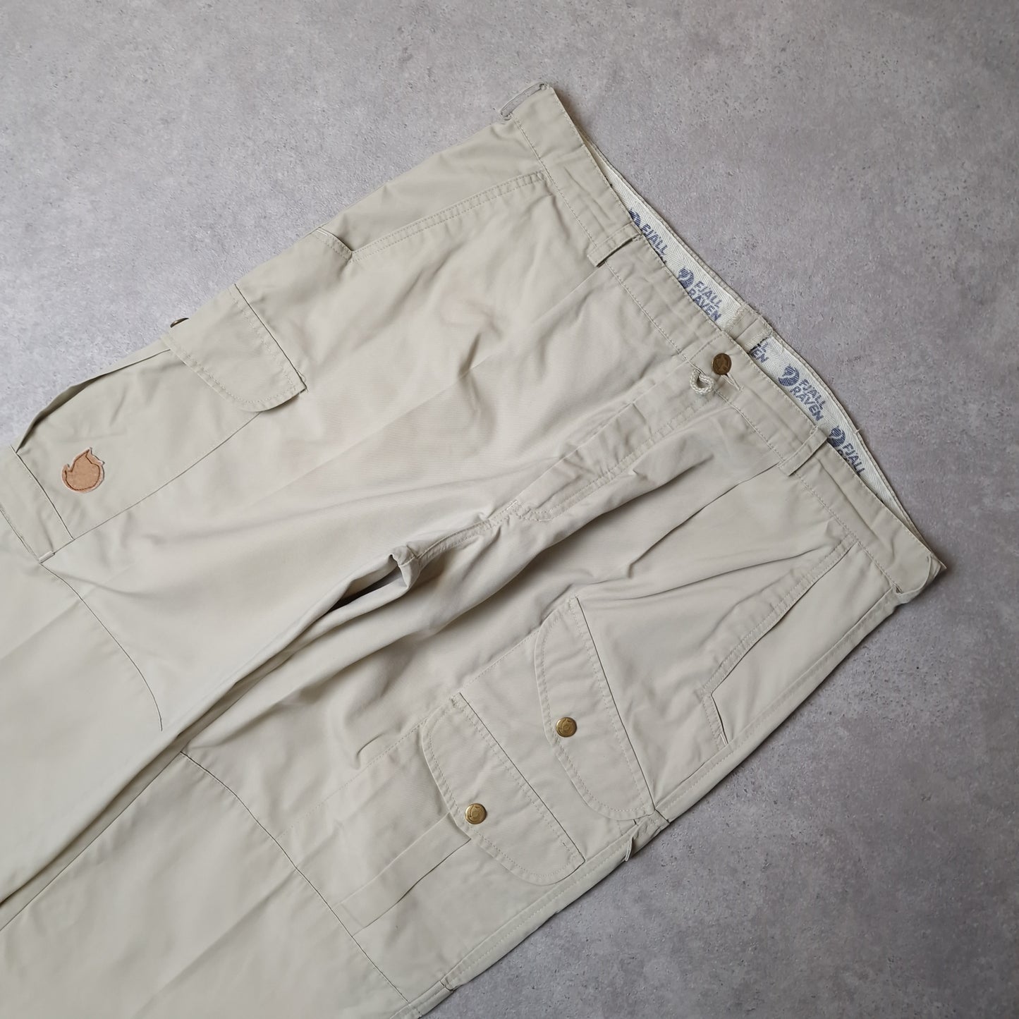 Vintage Fjallraven trousers in cream - 36x33