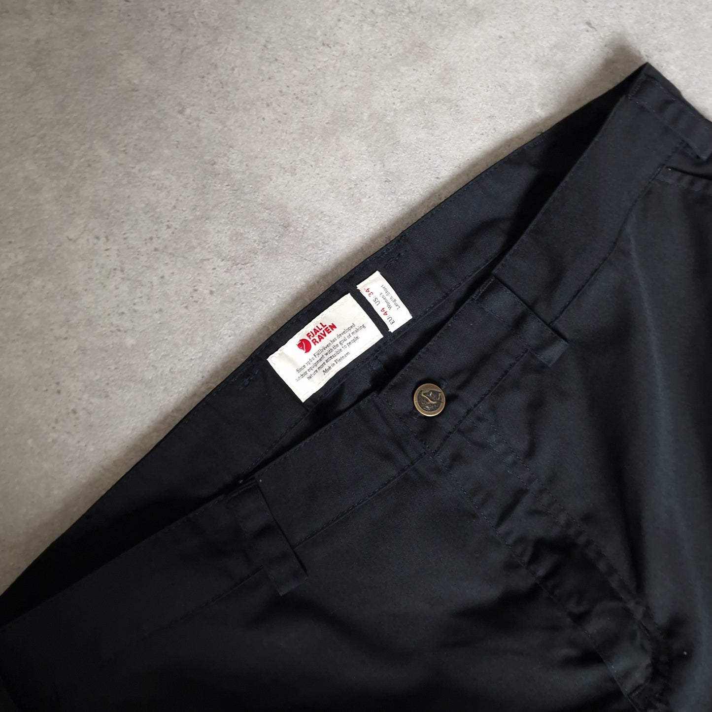 Fjallraven G-1000 trousers in black - women's large