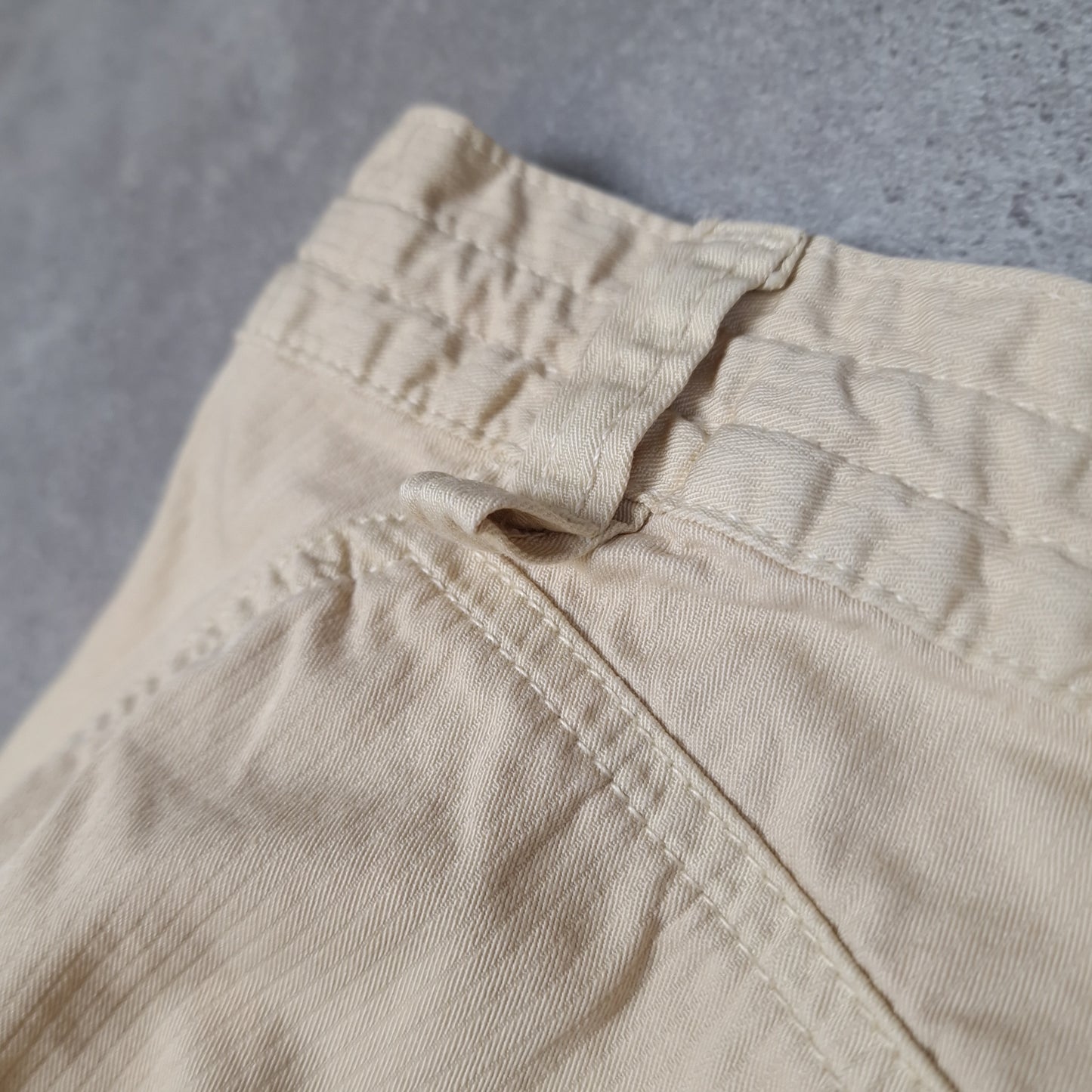 Vintage Lowe Alpine baggy shorts in yellow - small