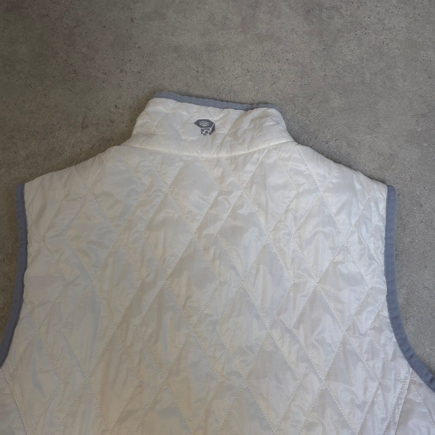 Mountain Hardwear thermal Q elite gilet in white - women's medium