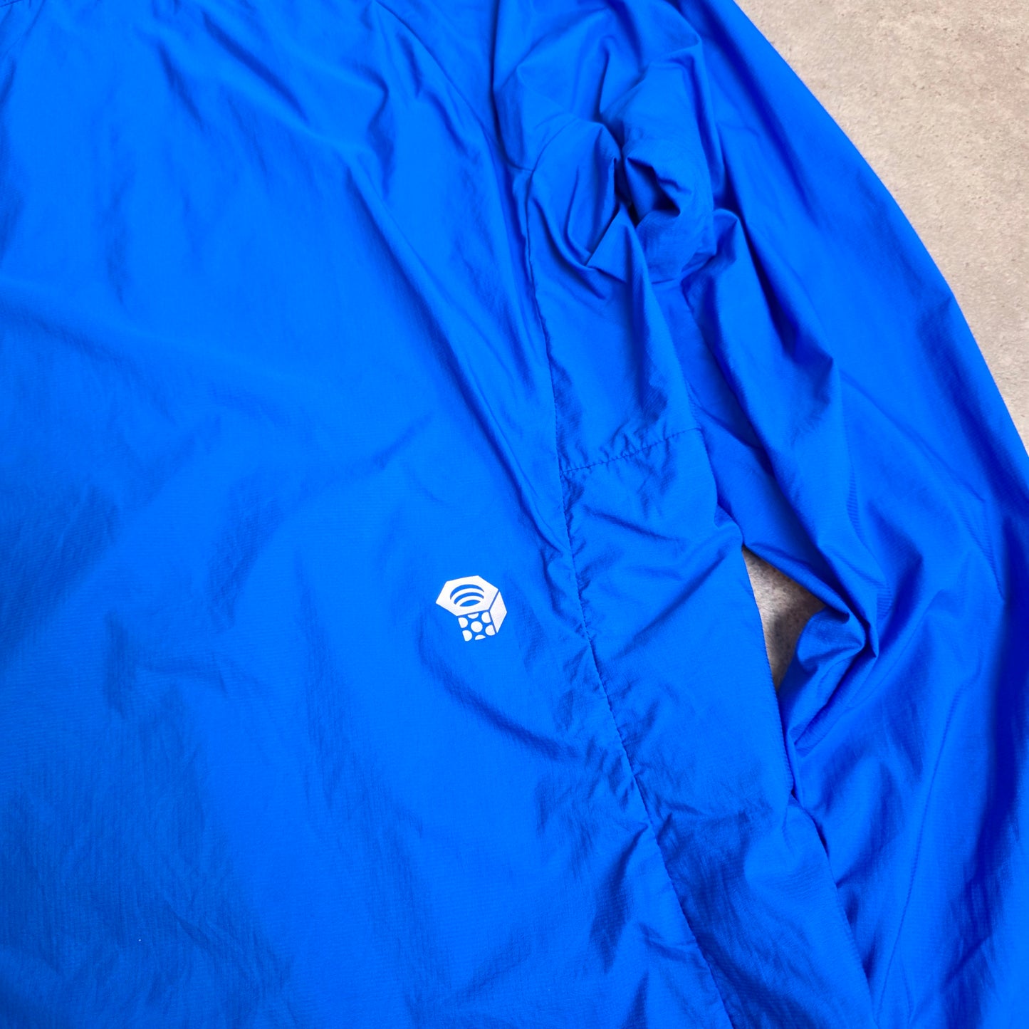 Mountain Hardwear pertex quantum air windshield jacket in blue - women's medium