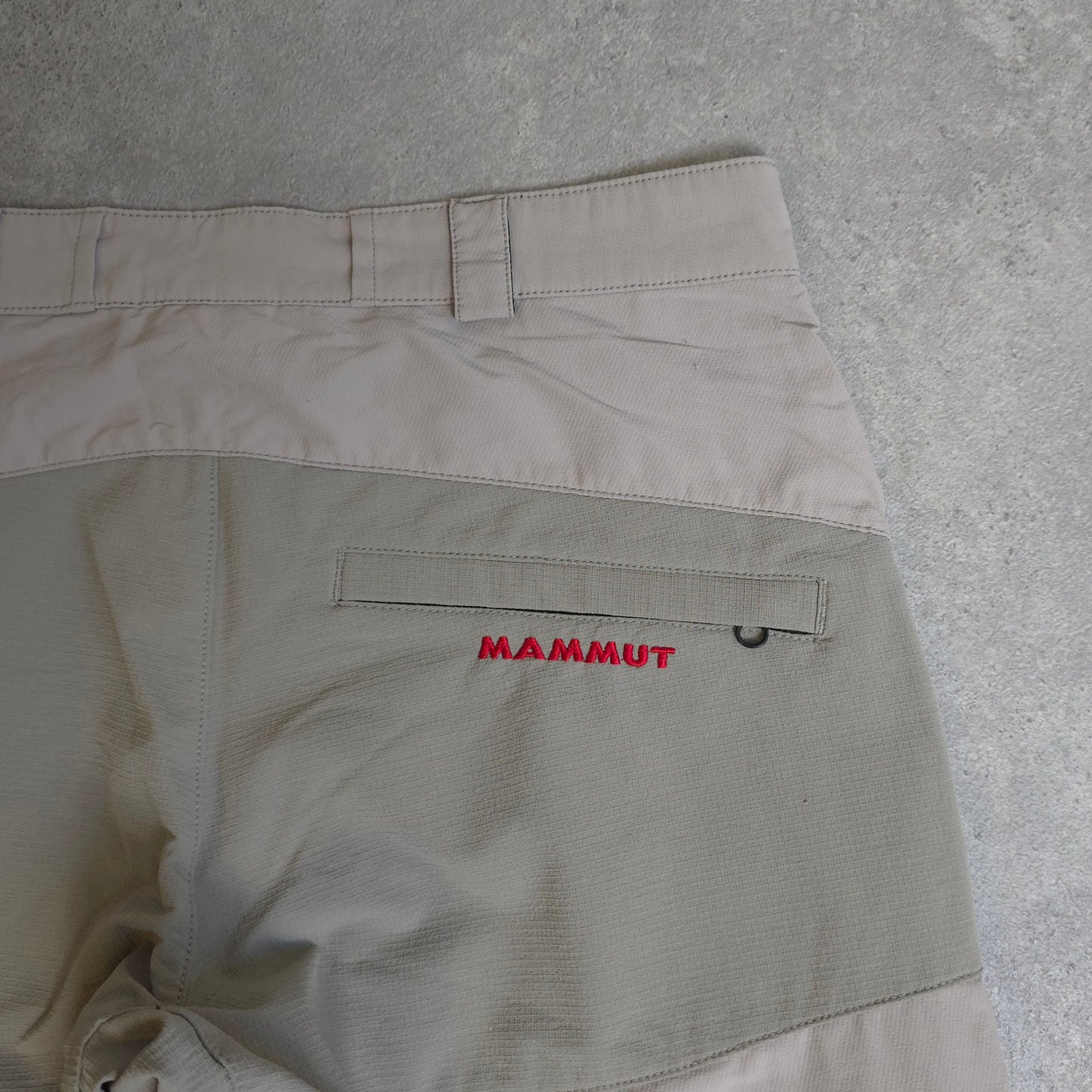 Mammut trousers popper fastening on the cuffs in grey - 32x32
