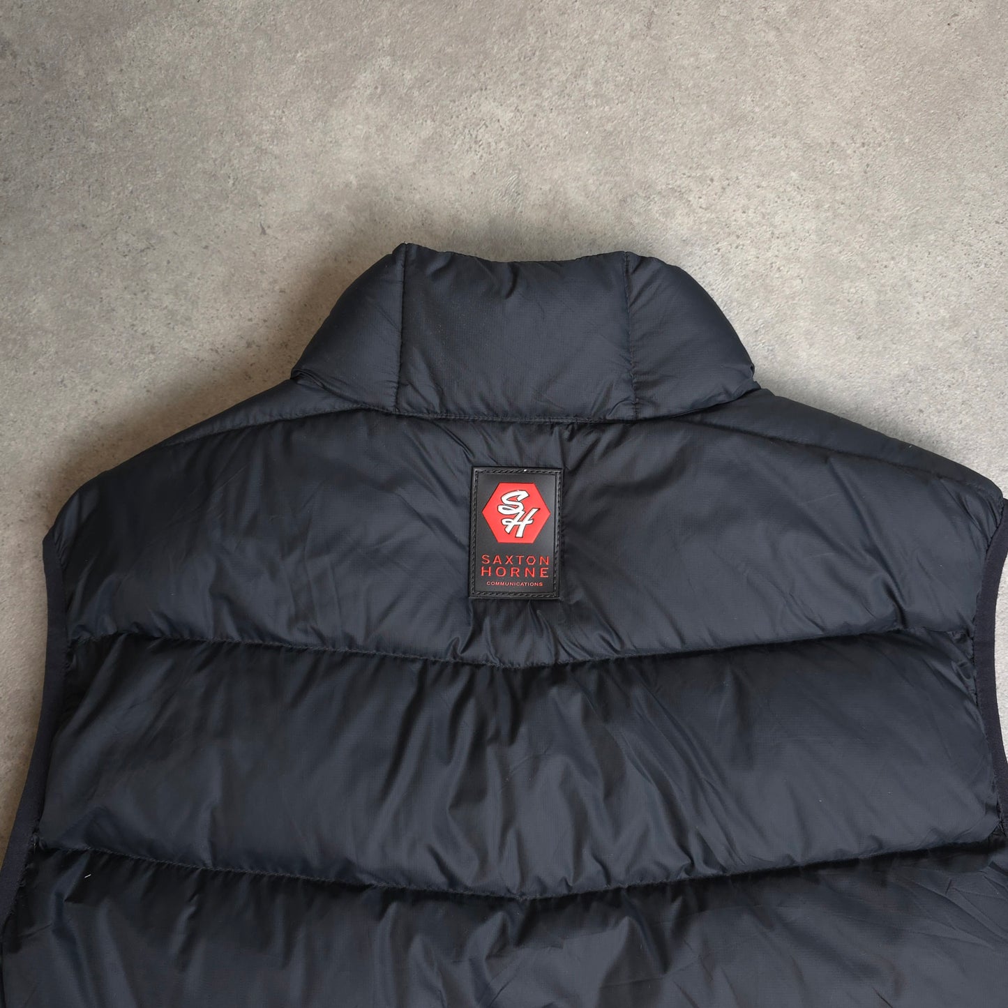 Mountain Hardwear puffer gilet in black - XL