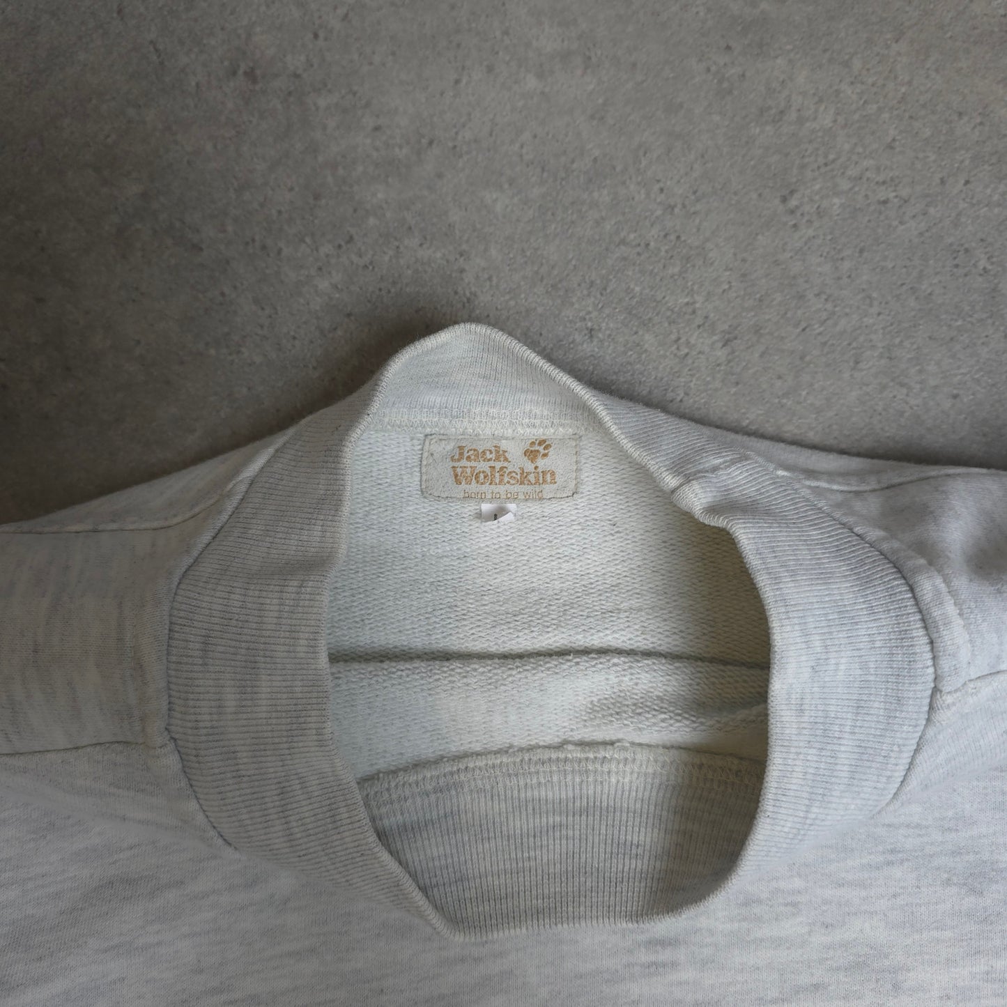 vintage Jack Wolfskin sweatshirt in grey - large