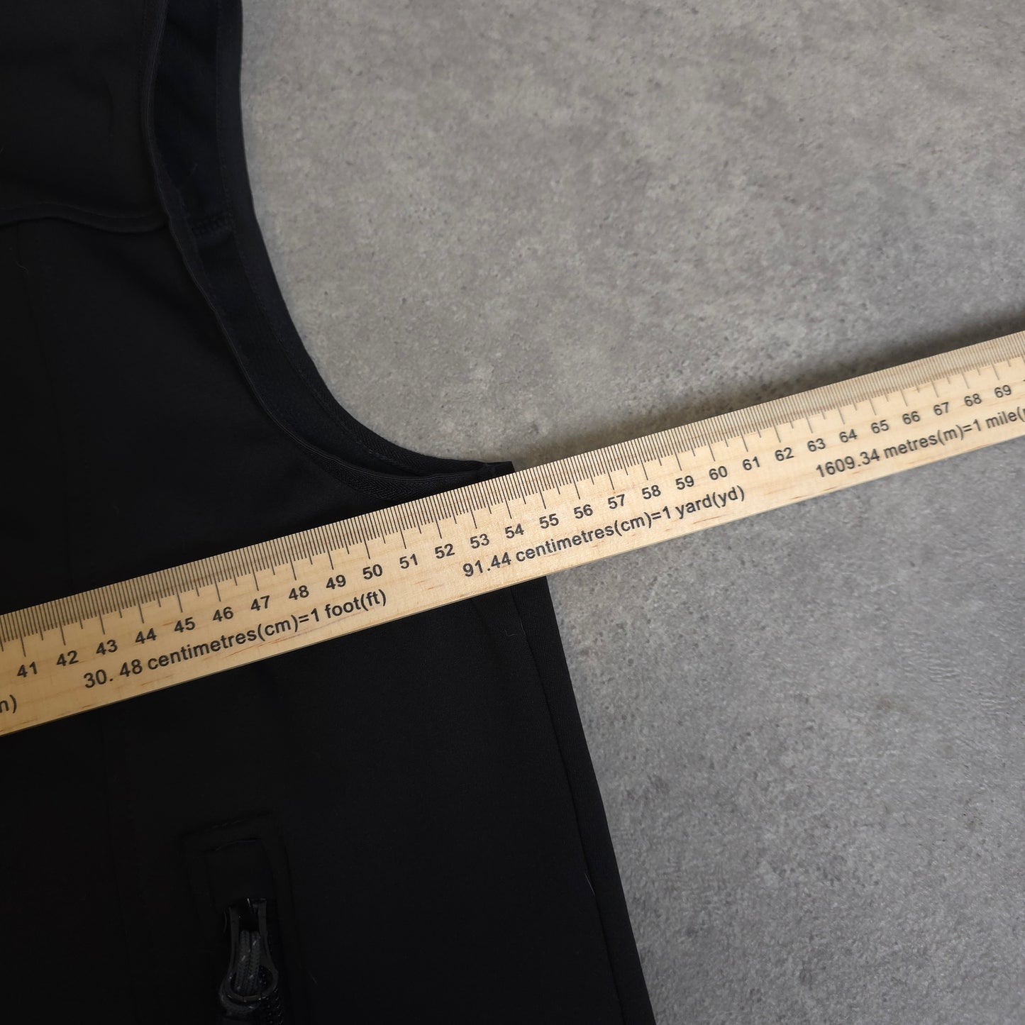 Mammut soft shell windstopper gilet in black - large