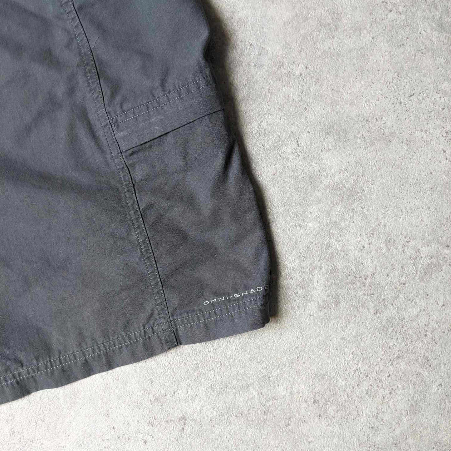 Columbia omni shade cargo shorts in grey - large