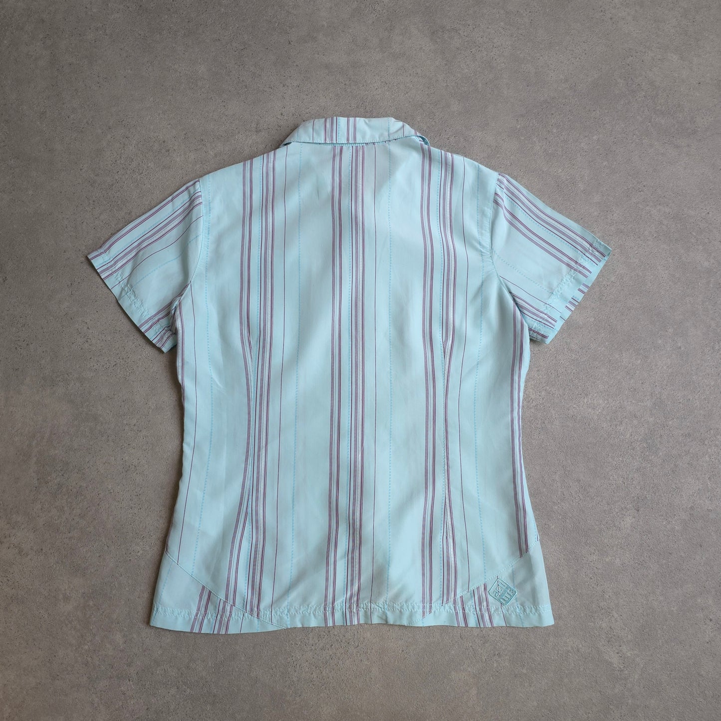 Salomon short sleeve shirt in blue - women's small