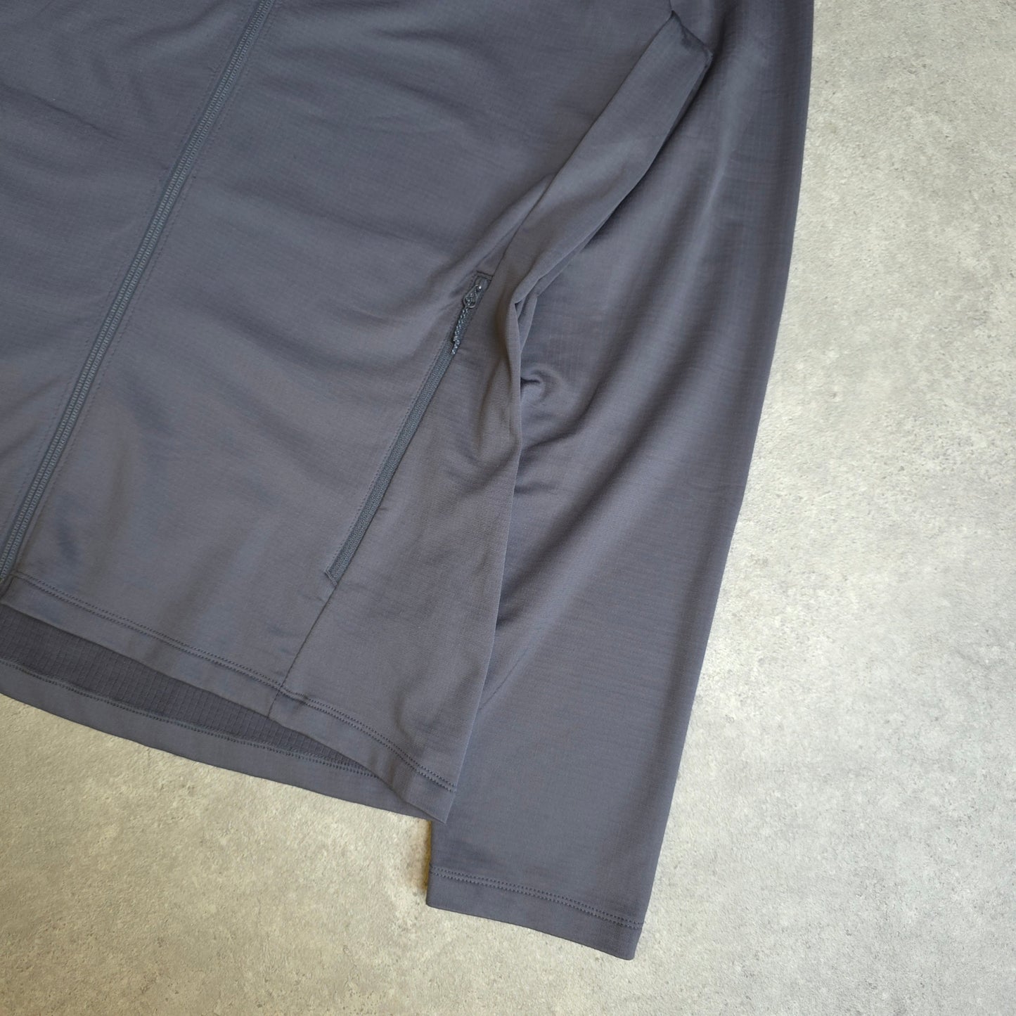 Salmon zip up fleece in grey - XL