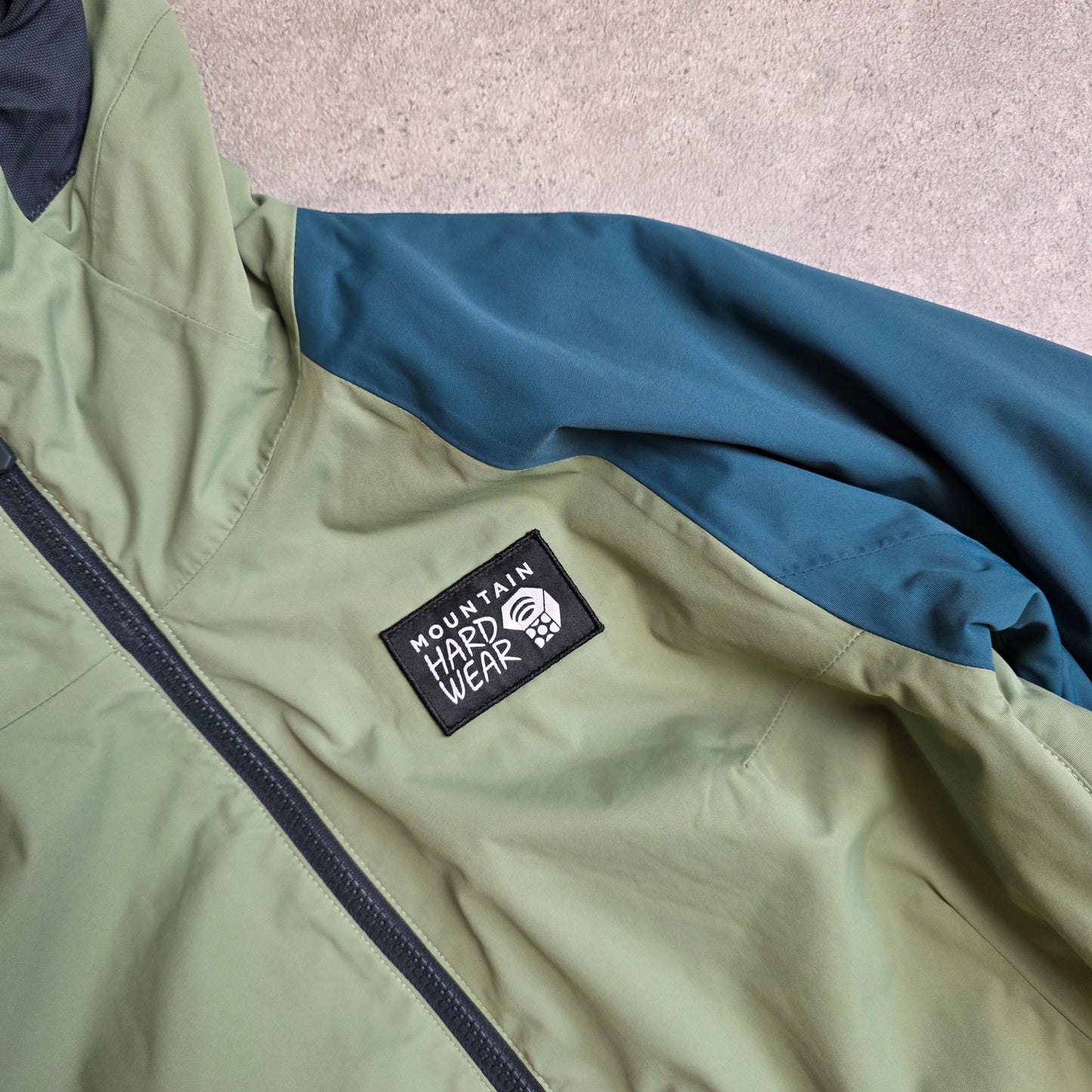 Mountain Hardwear firefall 2 insulated jacket in green and blue - women's XS/S