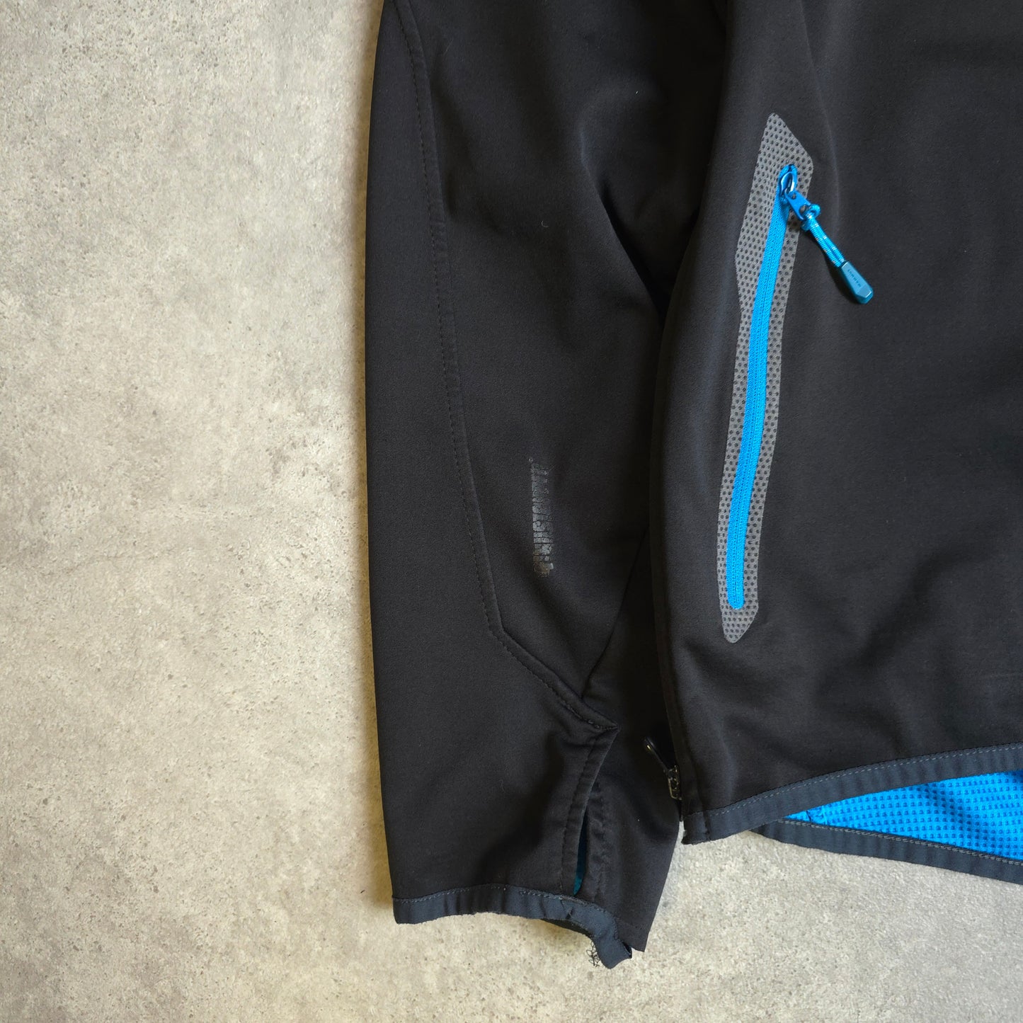 Mammut soft shell jacket with hood in black - XL