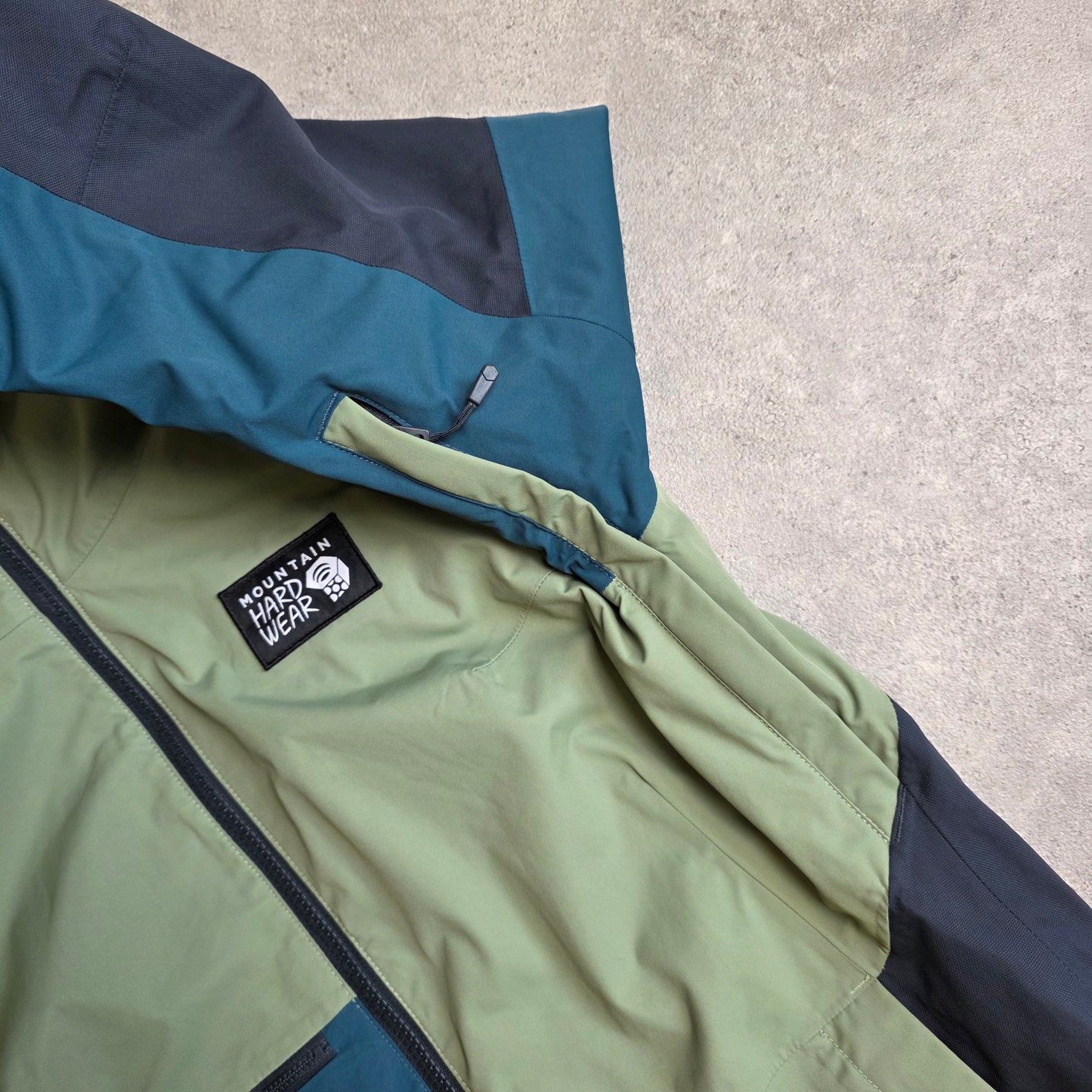 Mountain Hardwear firefall 2 insulated jacket in green and blue - women's XS/S