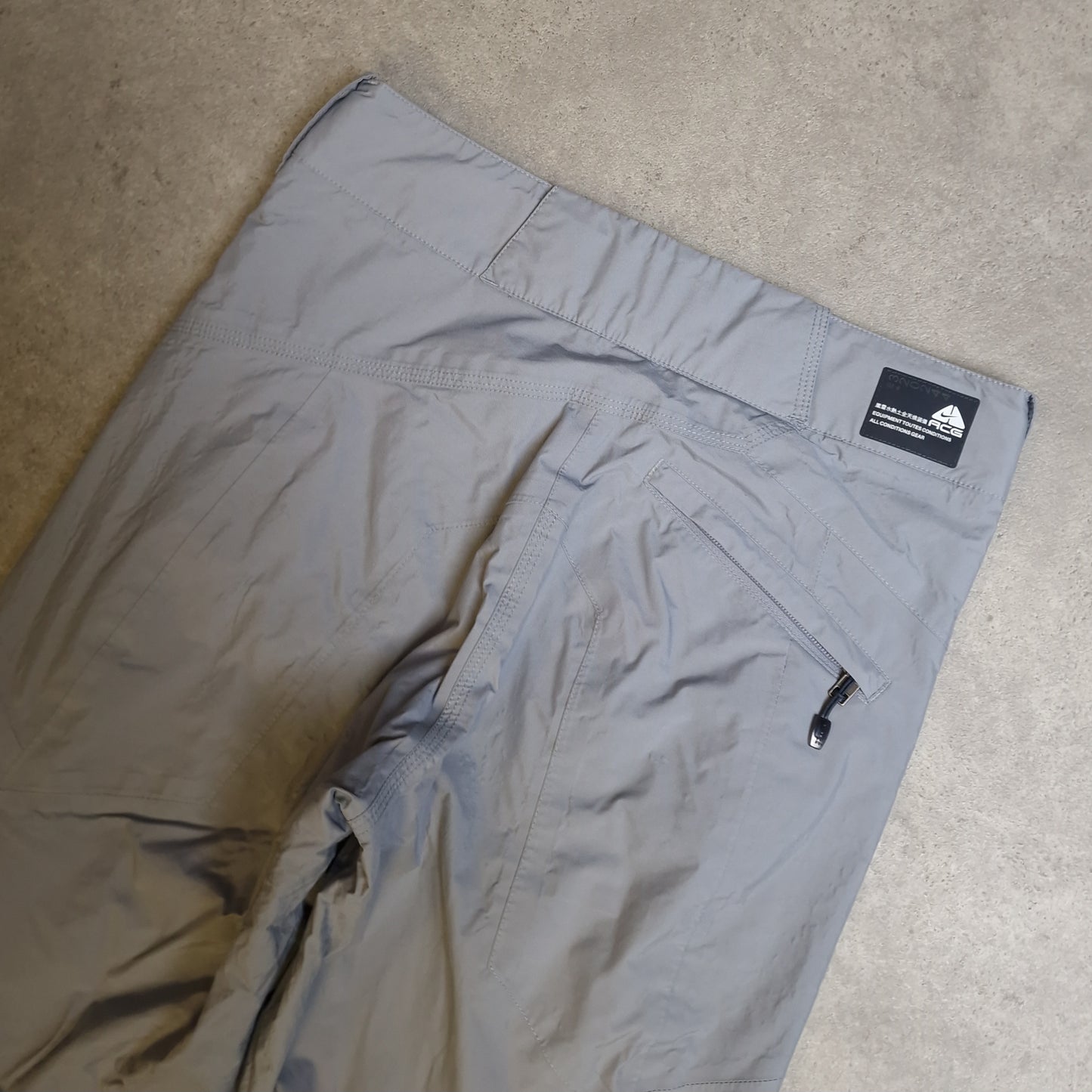 Nike ACG ski snowboard trousers in grey - small