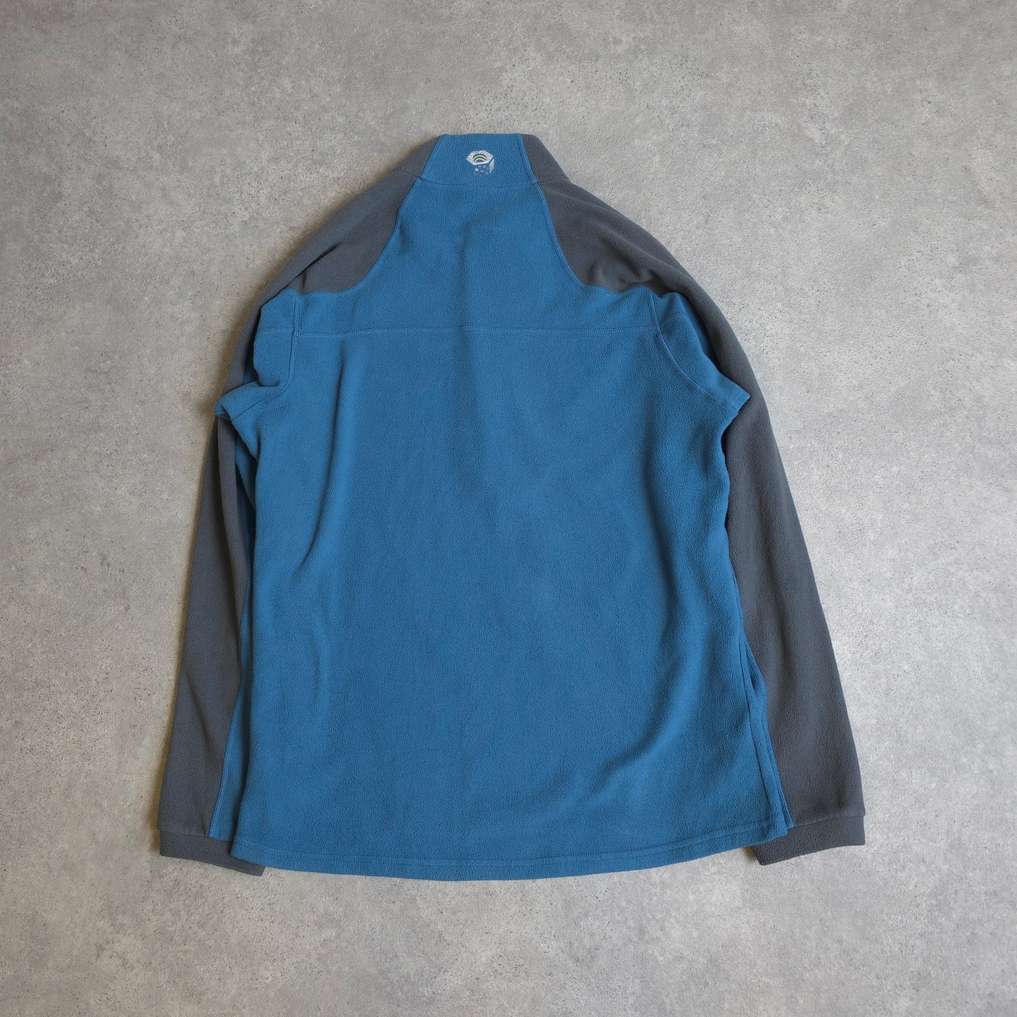 Mountain Hardwear 1/4 zip fleece in blue - medium