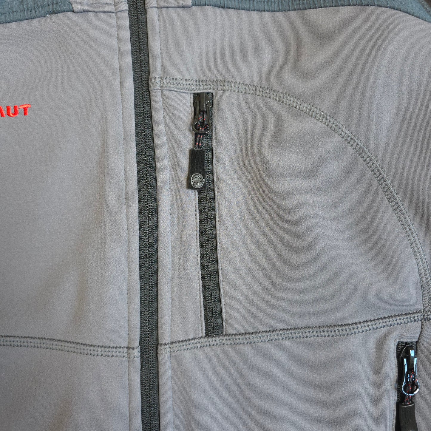 Mammut soft shell jacket in grey - XS
