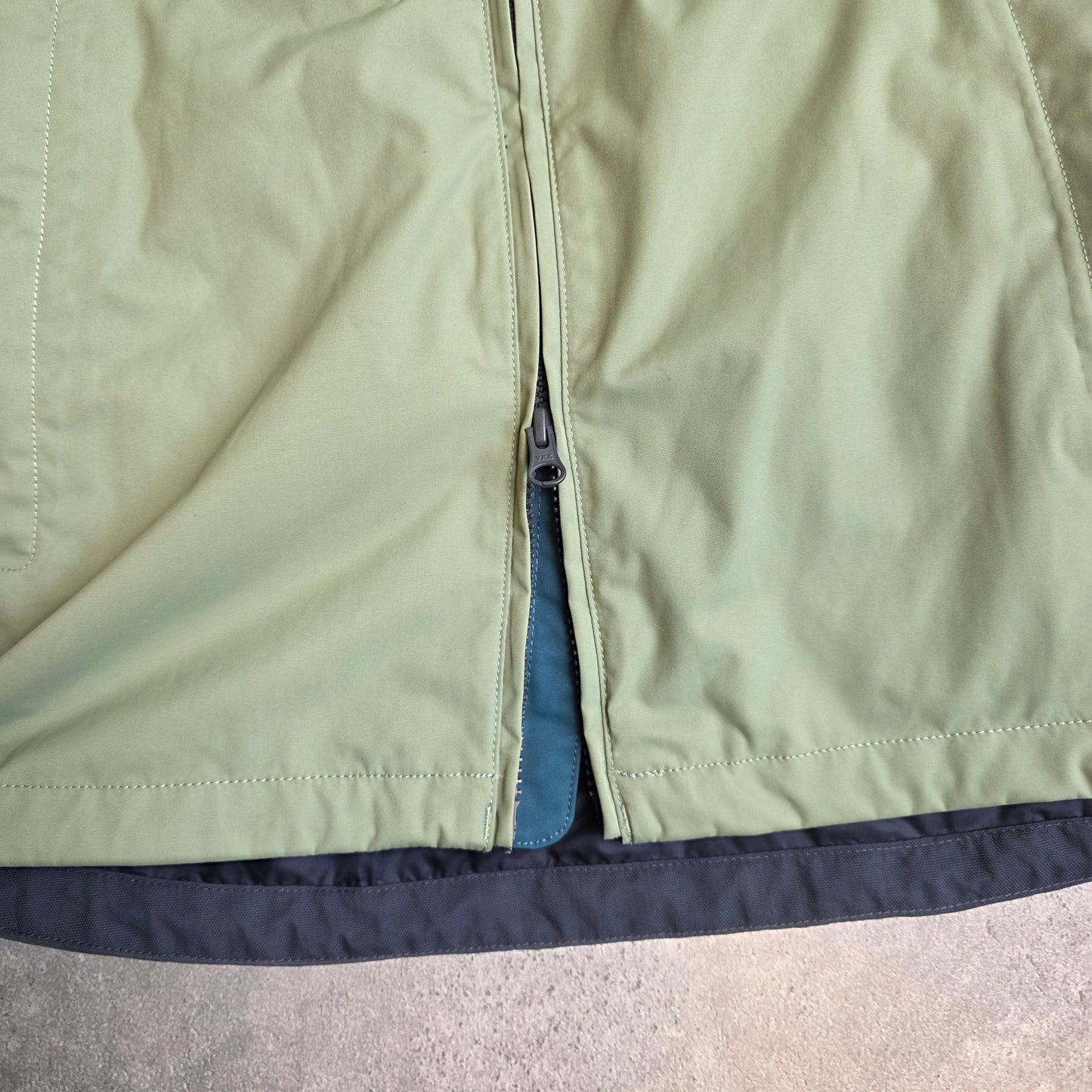 Mountain Hardwear firefall 2 insulated jacket in green and blue - women's XS/S