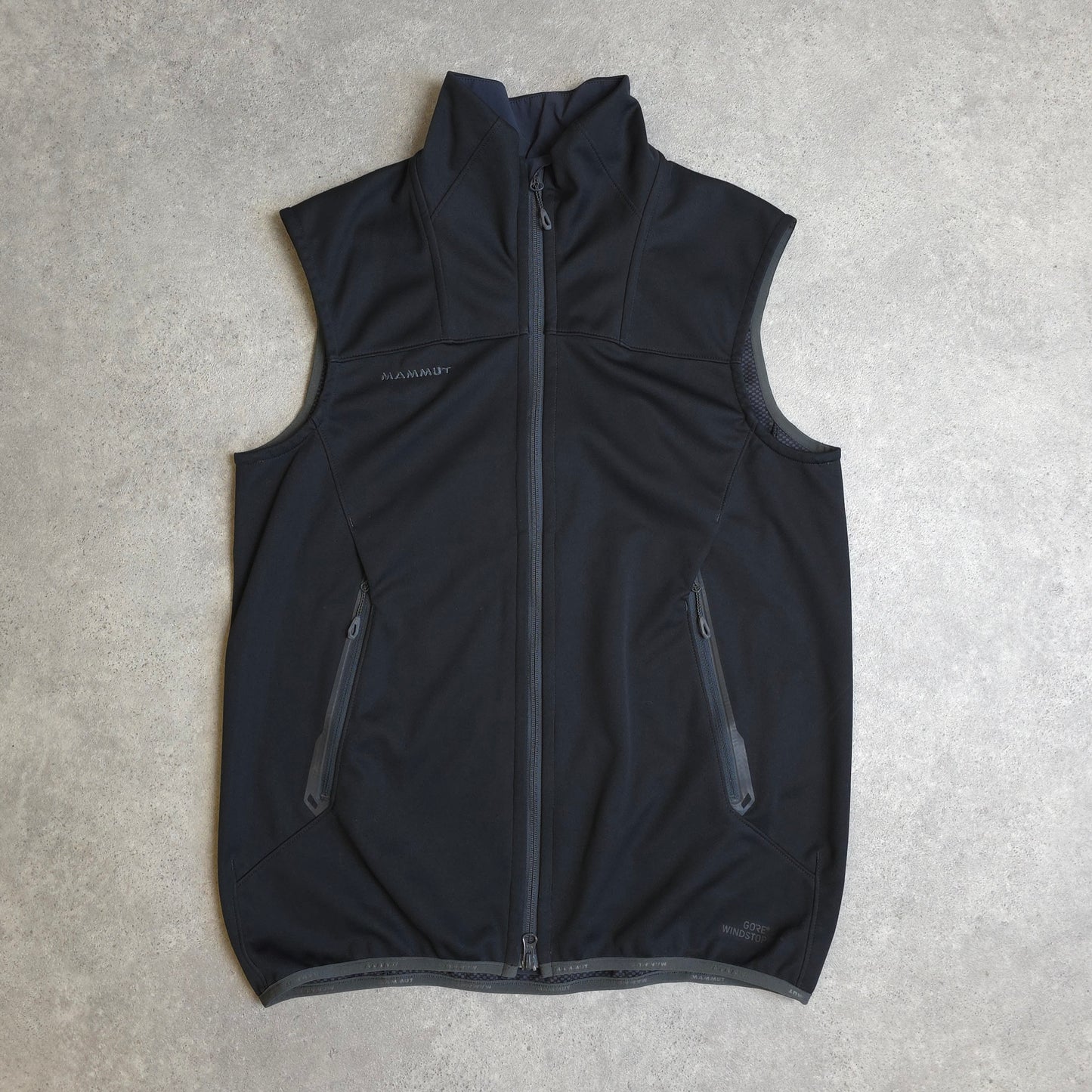 Mammut soft shell gilet in black - medium
