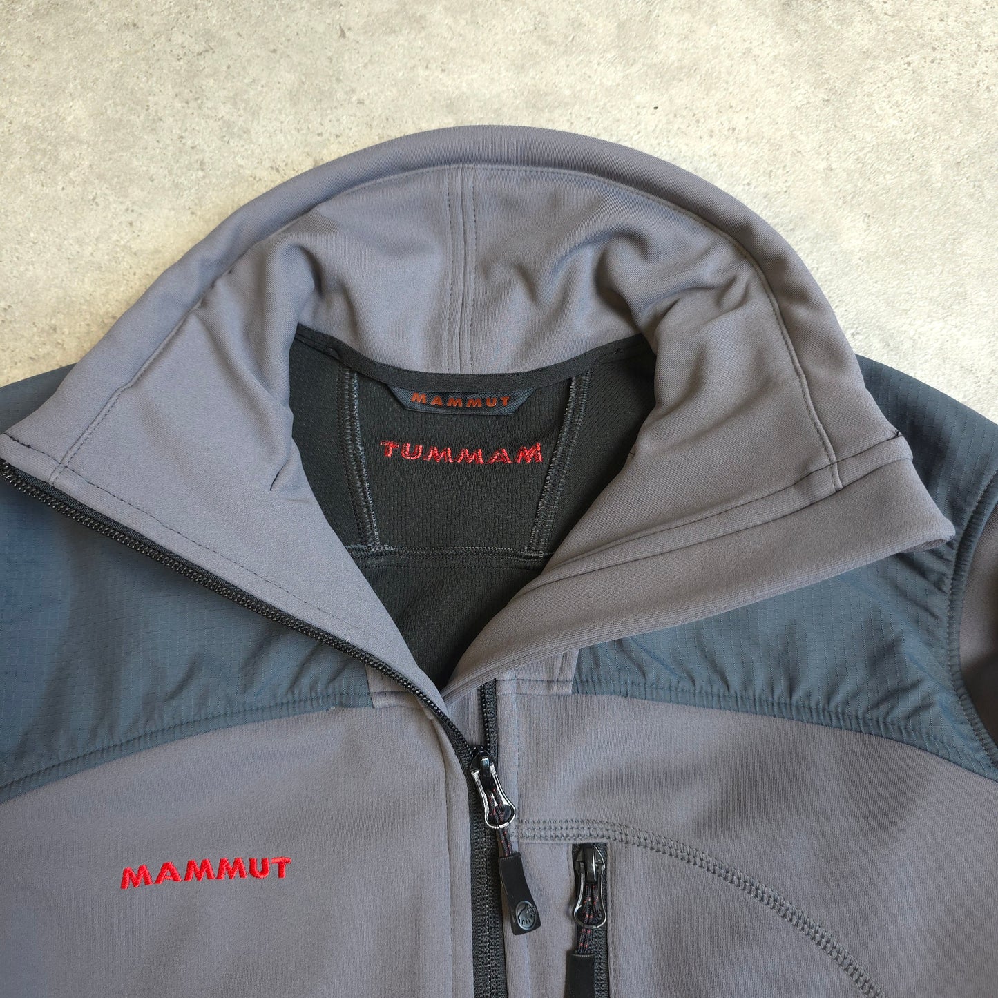 Mammut soft shell jacket in grey - XS