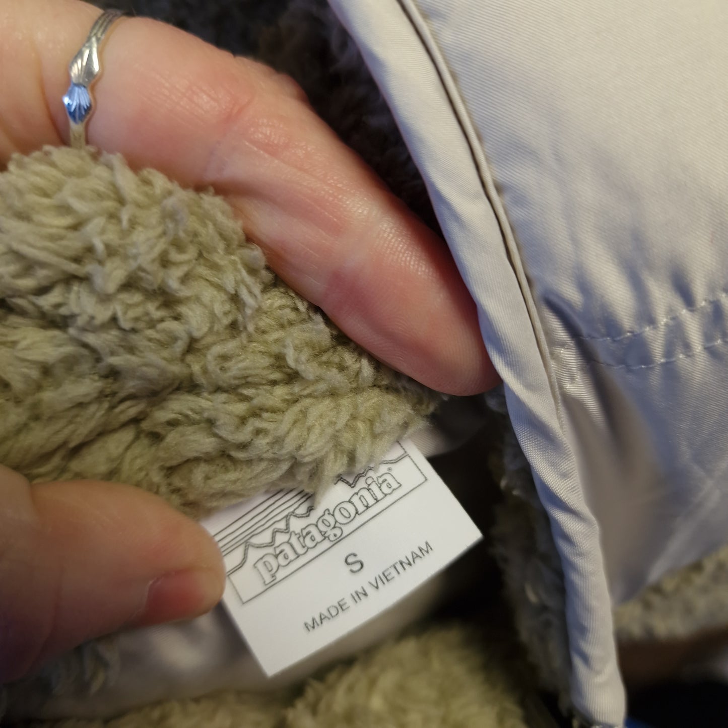Patagonia reversible fluffy gilet in cream - women's small