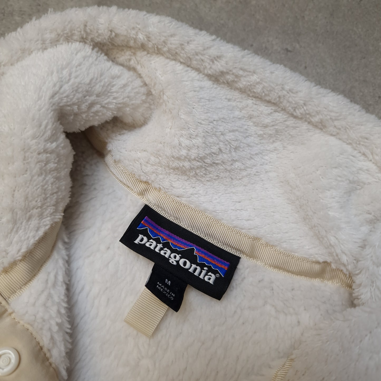 Patagonia button up fleece in cream - women's medium
