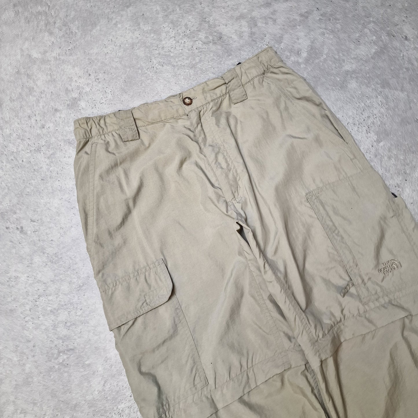 The North Face convertible trousers in light khaki green - small