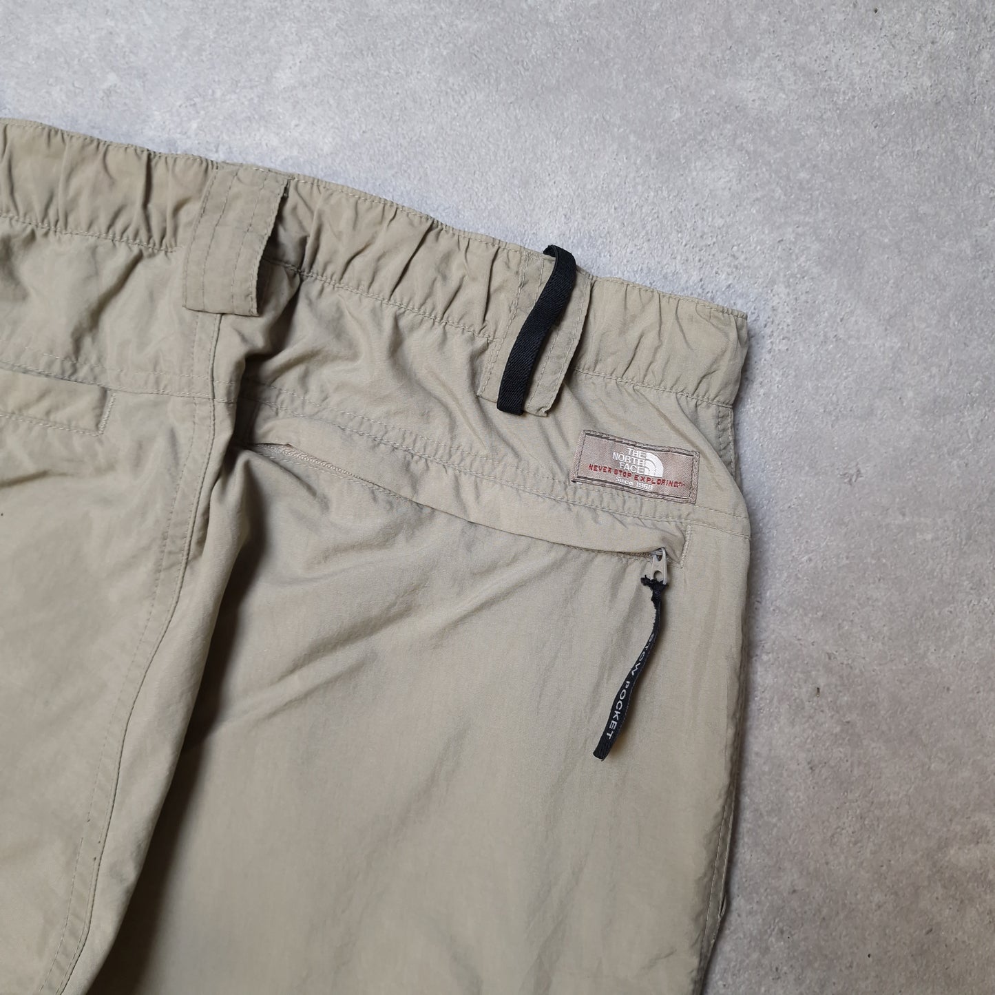 The North Face convertible trousers in light khaki green - small