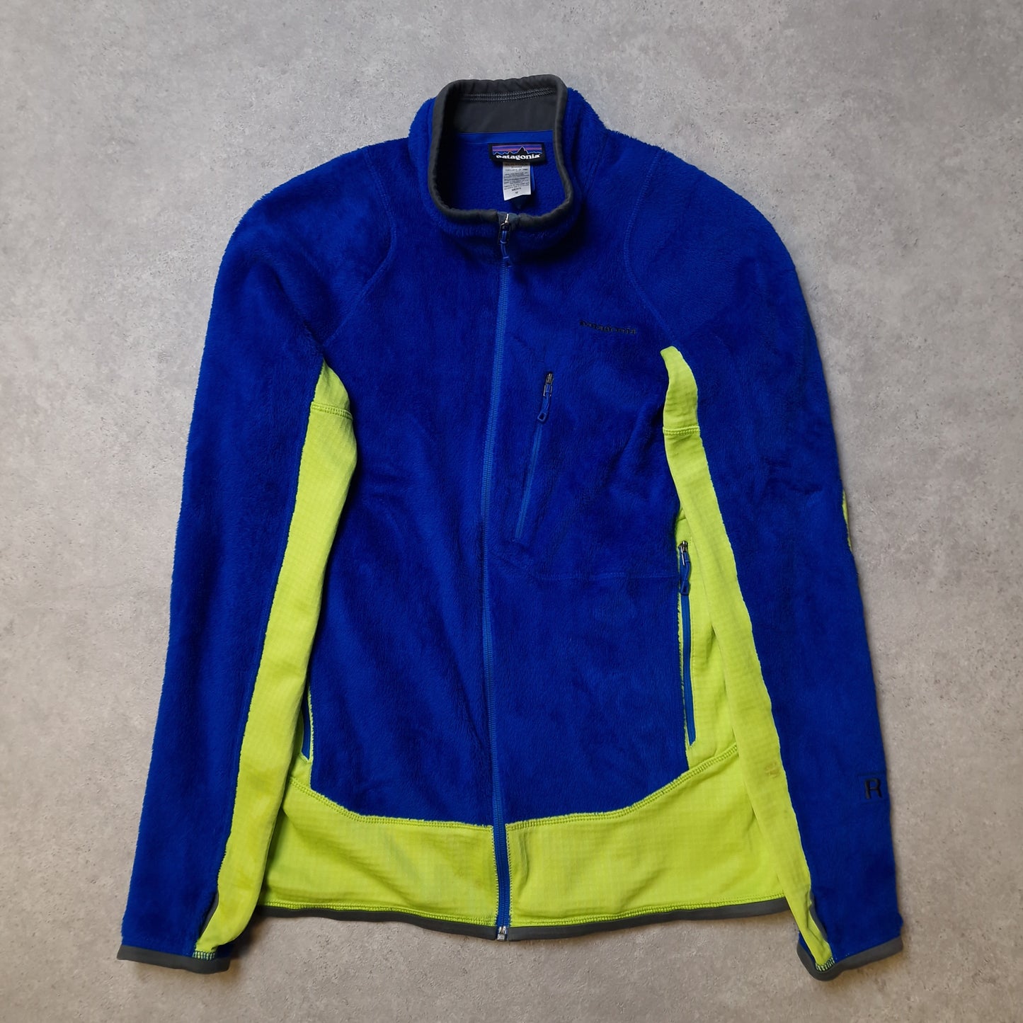 Patagonia R2 regulator polartec fleece in blue and yellow - medium
