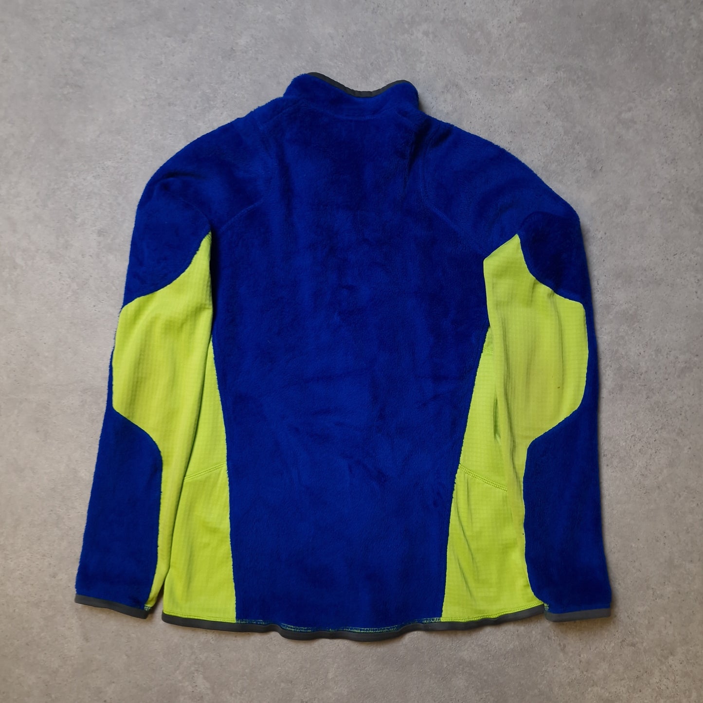Patagonia R2 regulator polartec fleece in blue and yellow - medium