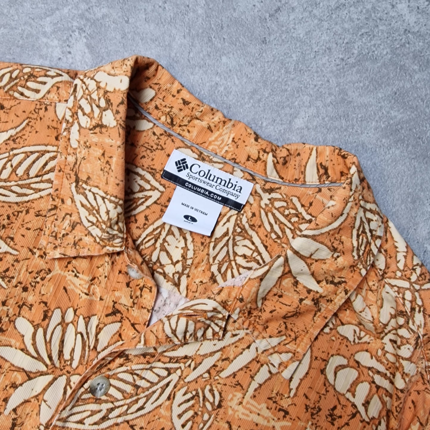 Columbia short sleeve shirt in orange - large