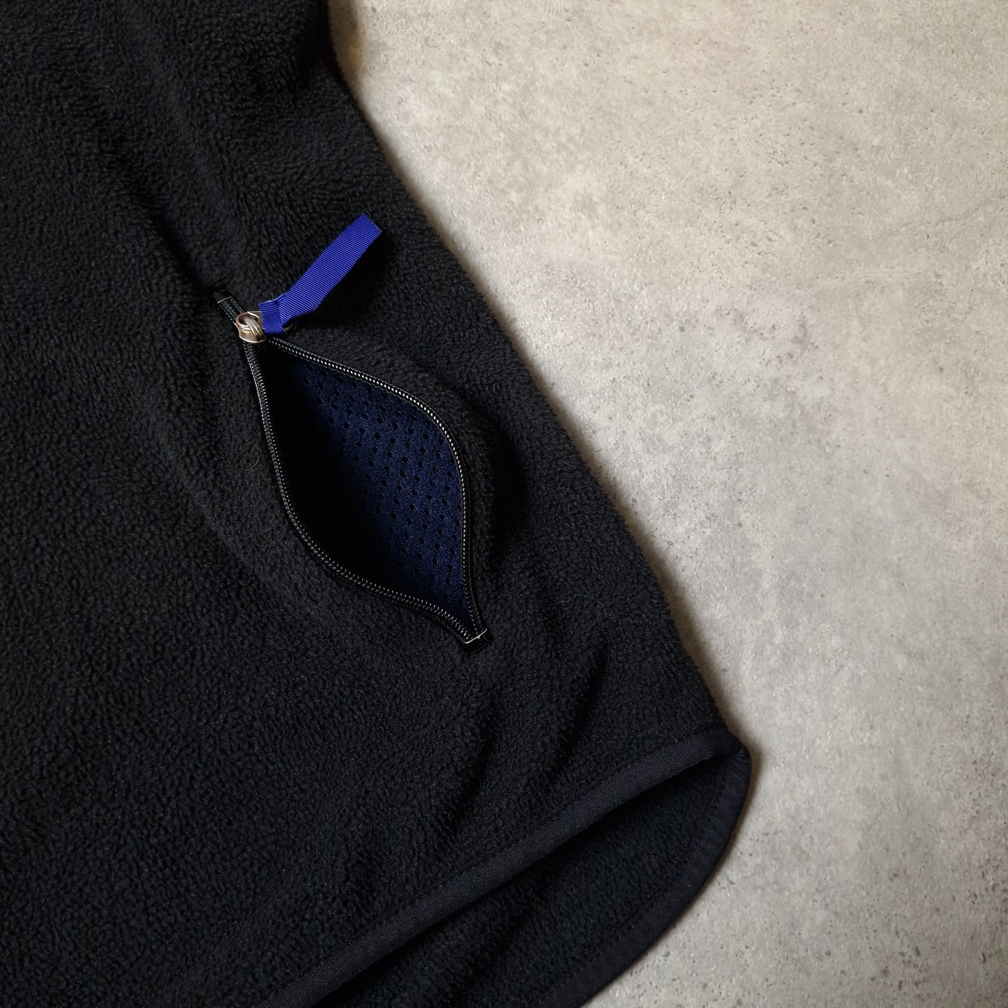 90s Patagonia fleece gilet in black - large