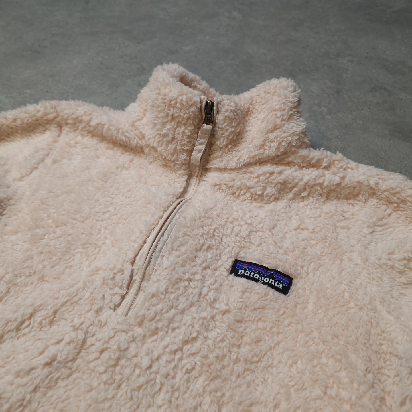 Patagonia 1/4 zip fluffy fleece in cream - Women's small