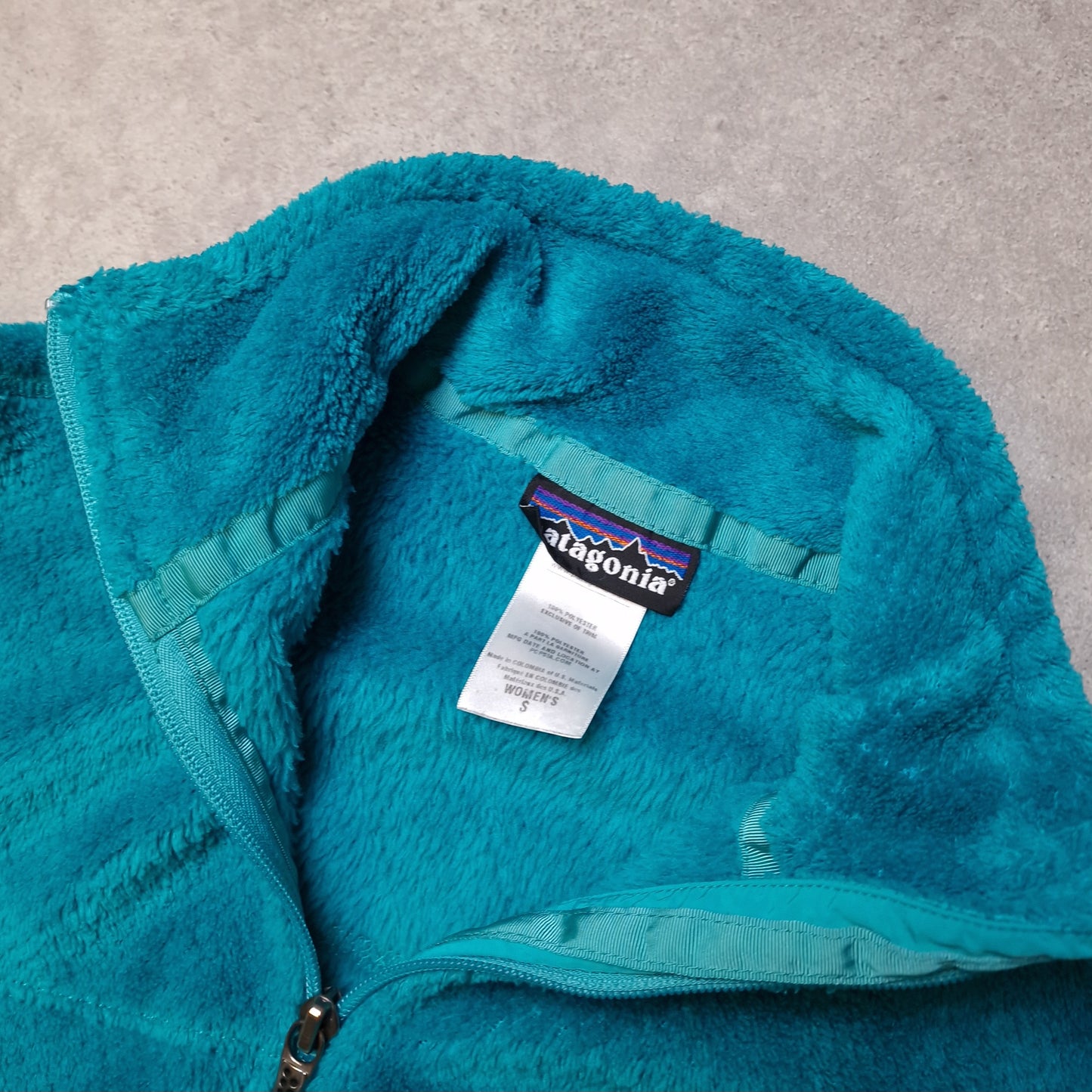 Patagnonia full zip fleece in turquoise - women's small