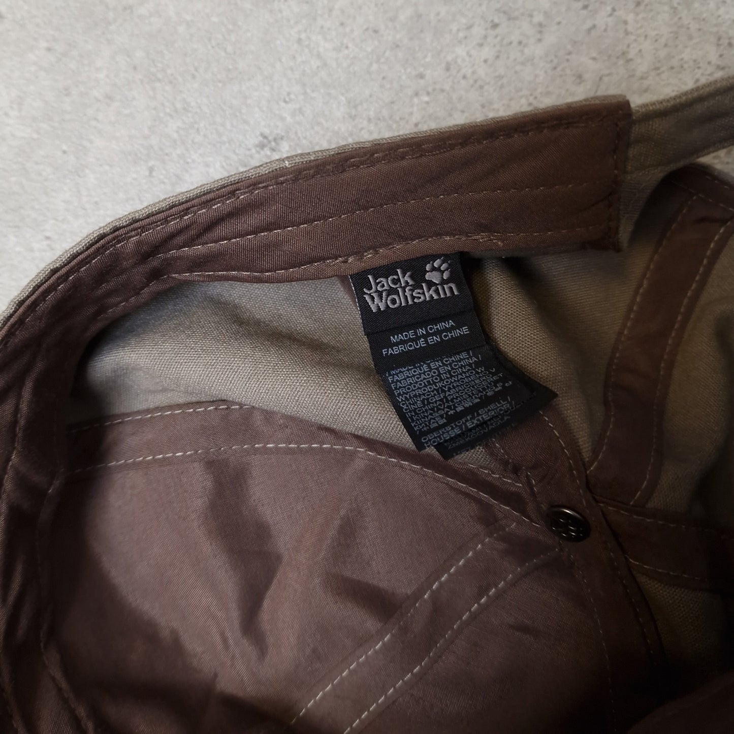 90s Jack Wolfskin cap in khaki