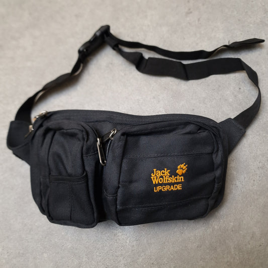 Vintage Jack Wolfskin Upgrade cross body bag