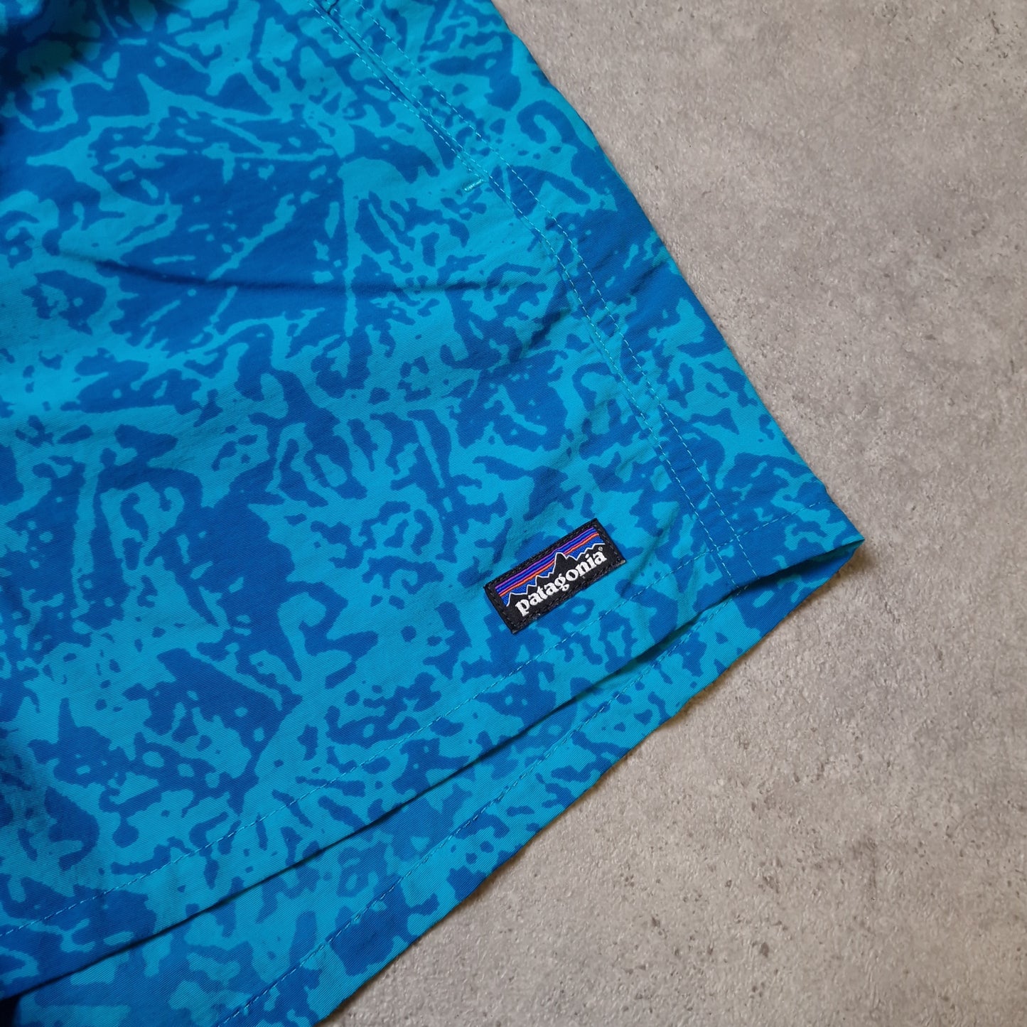 Patagonia patterned baggies in blue - XS