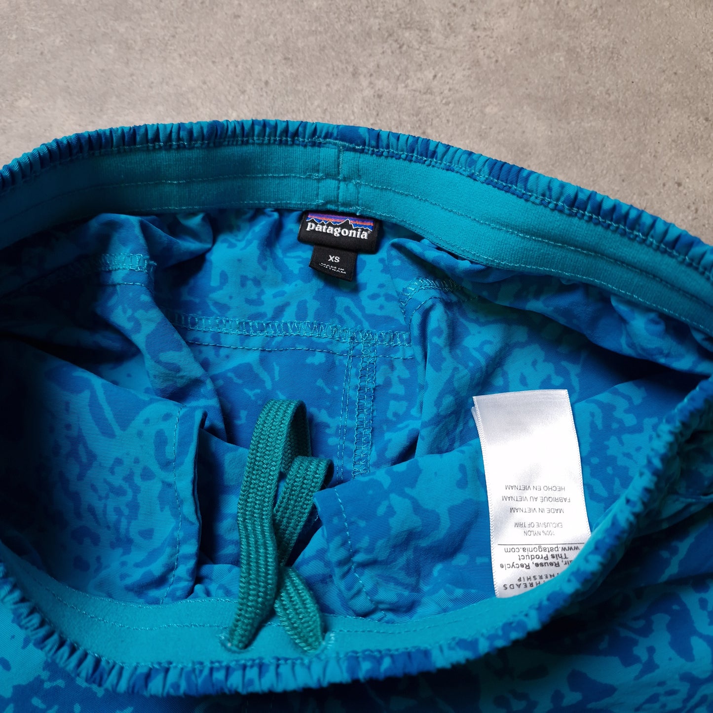 Patagonia patterned baggies in blue - XS