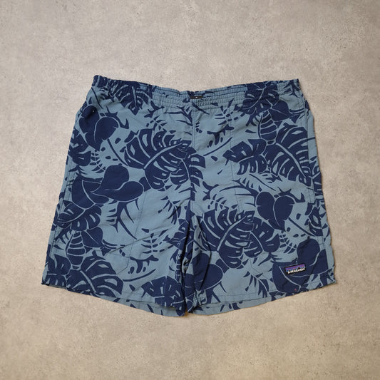 Patagonia patterned baggies in blue - medium