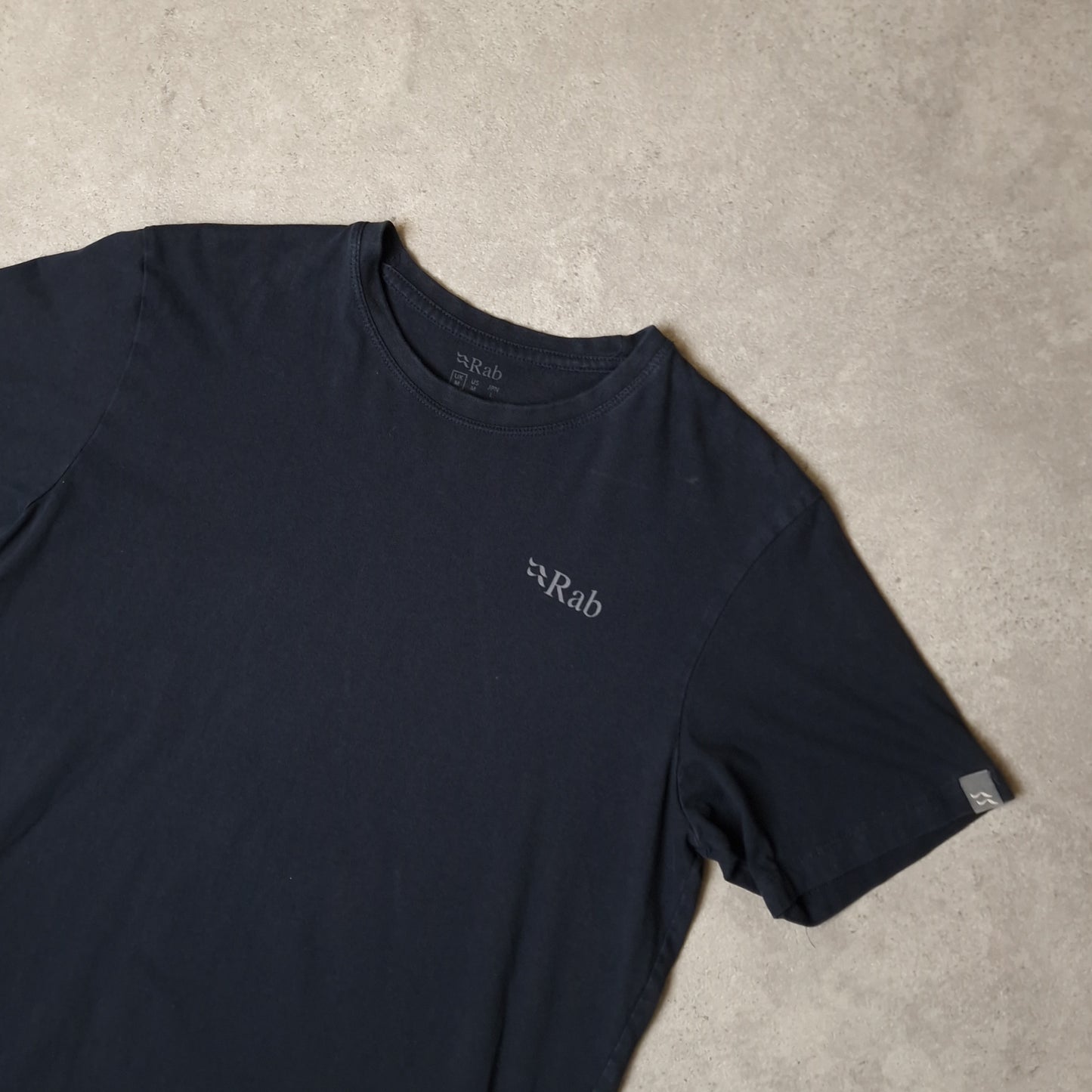 Rab graphic t-shirt in black - medium