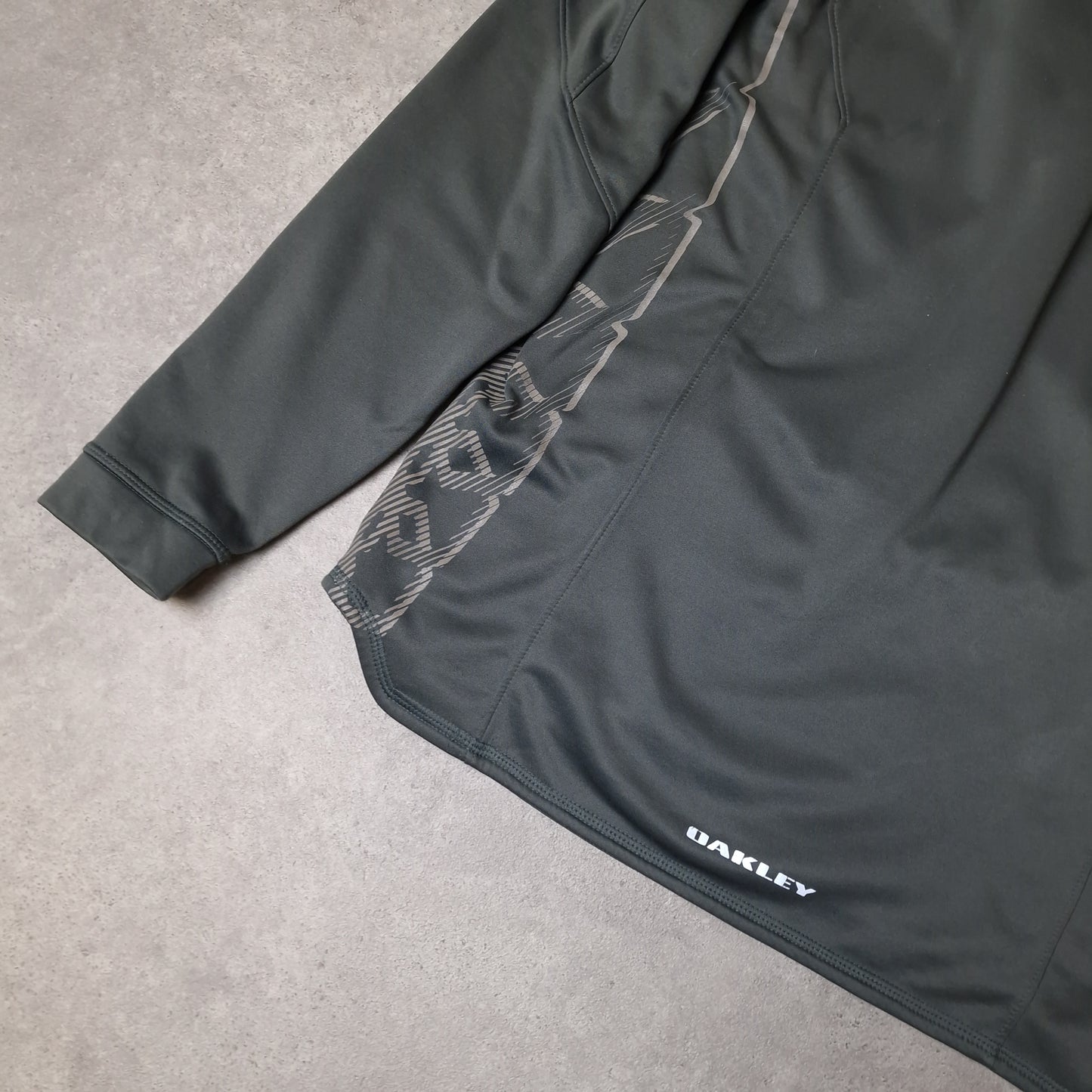 00s Oakley 1/4 zip sweashirt in grey - medium