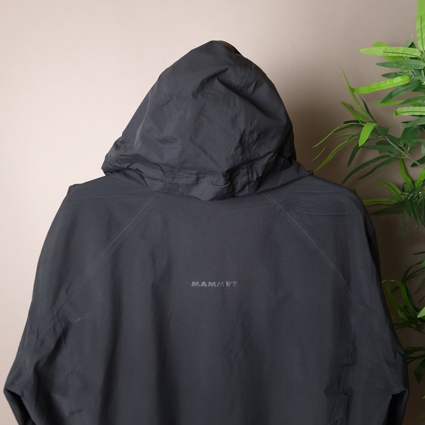 Mammut Convey Tour Gore-tex jacket in black - medium