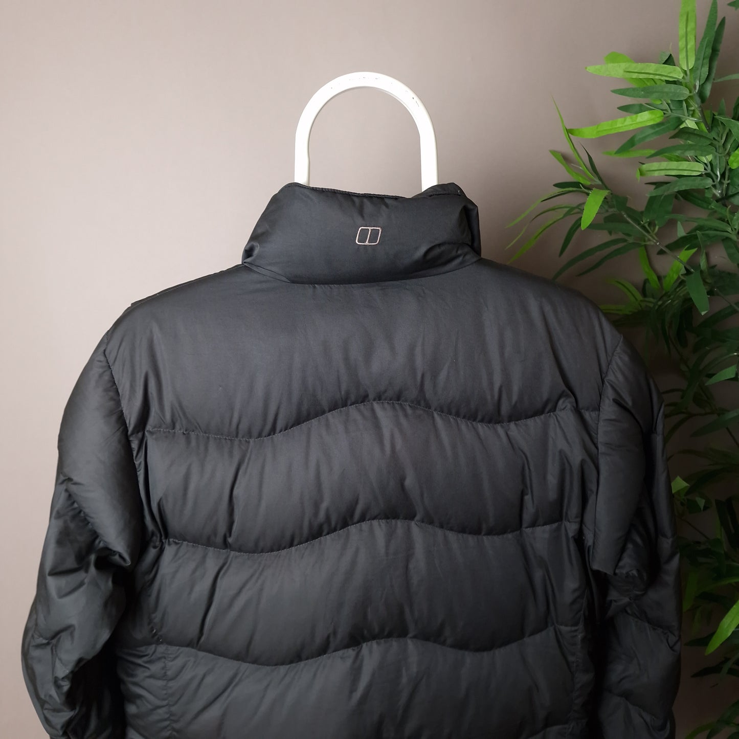 Berghaus 600 down fill puffer jacket in black - UK 12