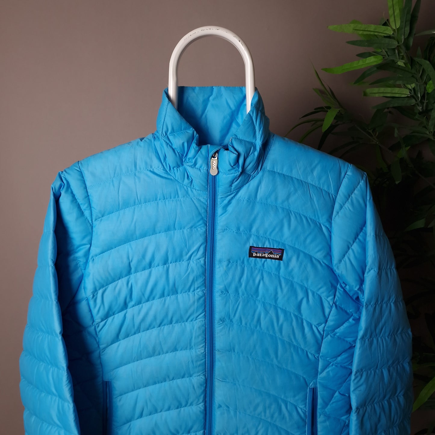 Patagonia down fill jacket in blue - women's XS