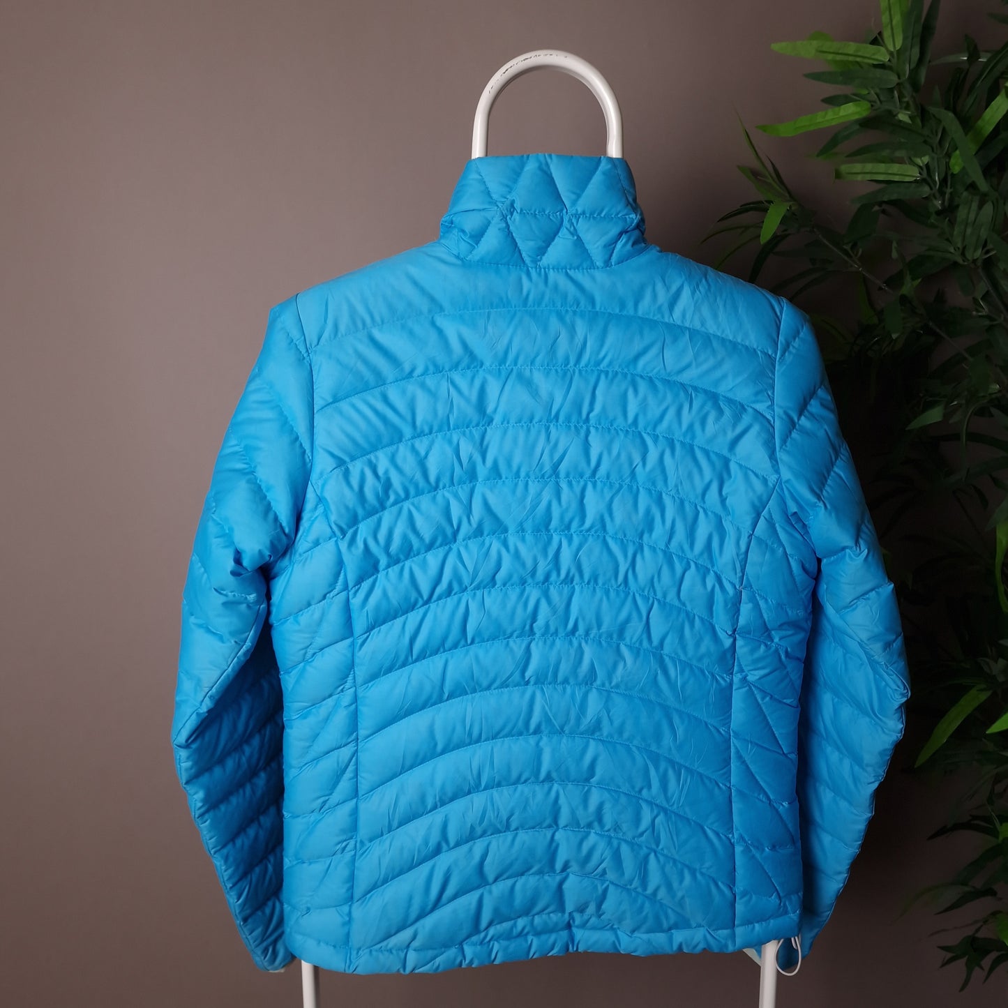 Patagonia down fill jacket in blue - women's XS