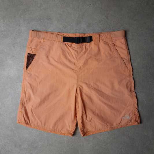 Vintage The North Face shorts in peach - M/L