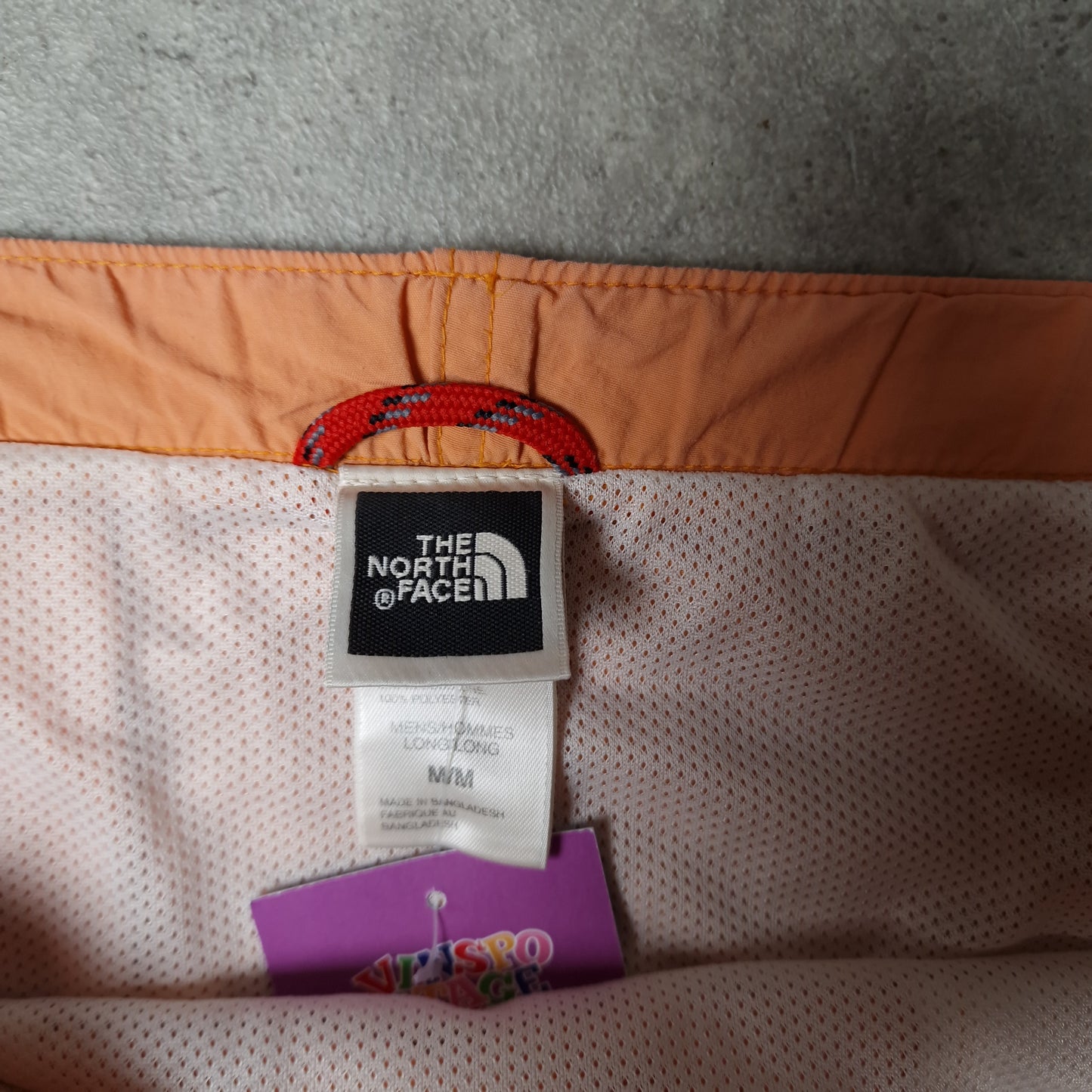 Vintage The North Face shorts in peach - M/L