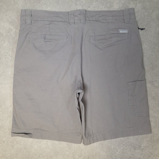 Vintage Columbia shorts in grey - 38"