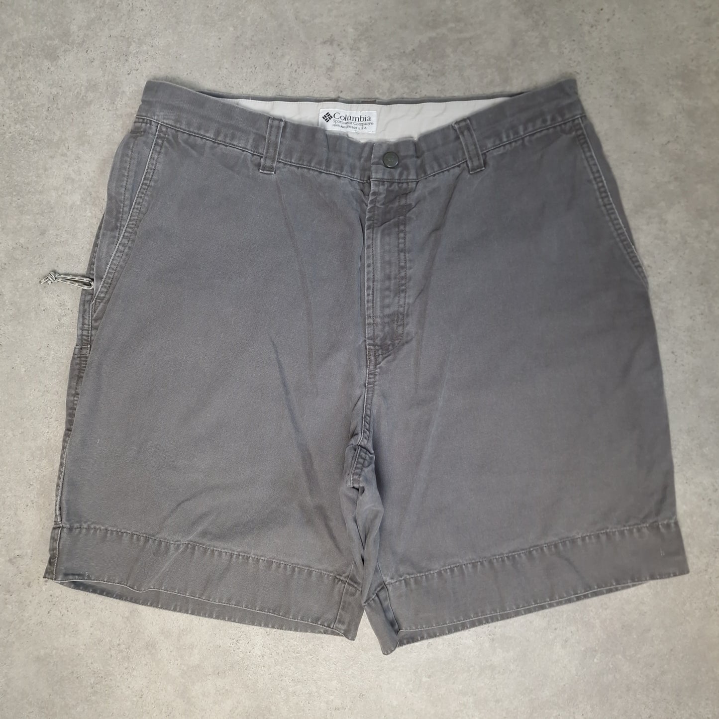 Clolumbia carpenter shorts in grey - 35"