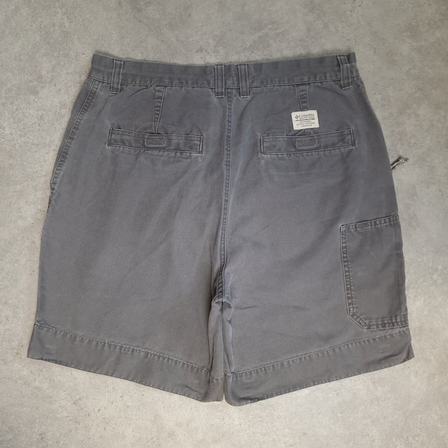 Clolumbia carpenter shorts in grey - 35"